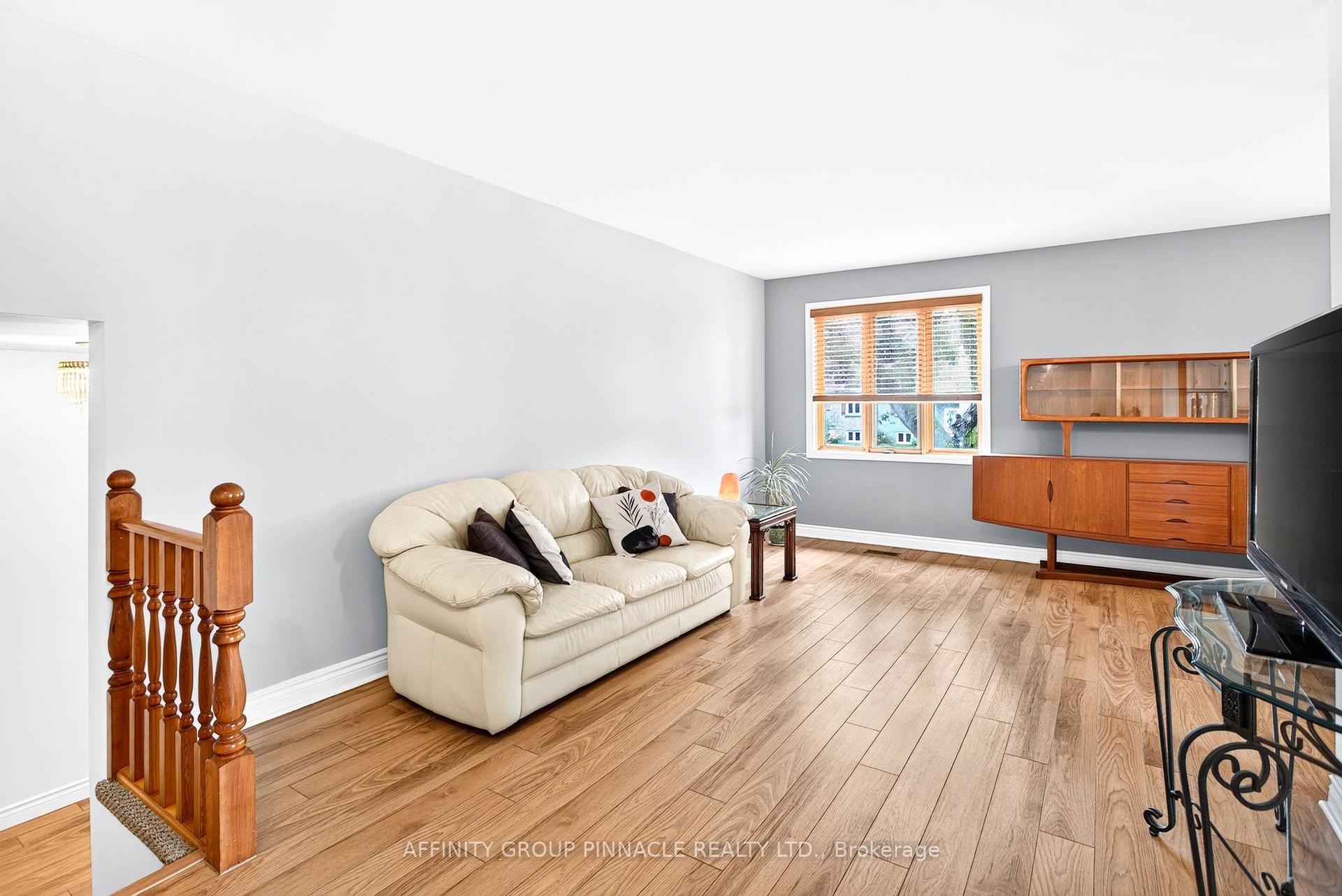 Photo 10 of 24 Andrew Drive, Kawartha Lakes, Lindsay — HOMEH