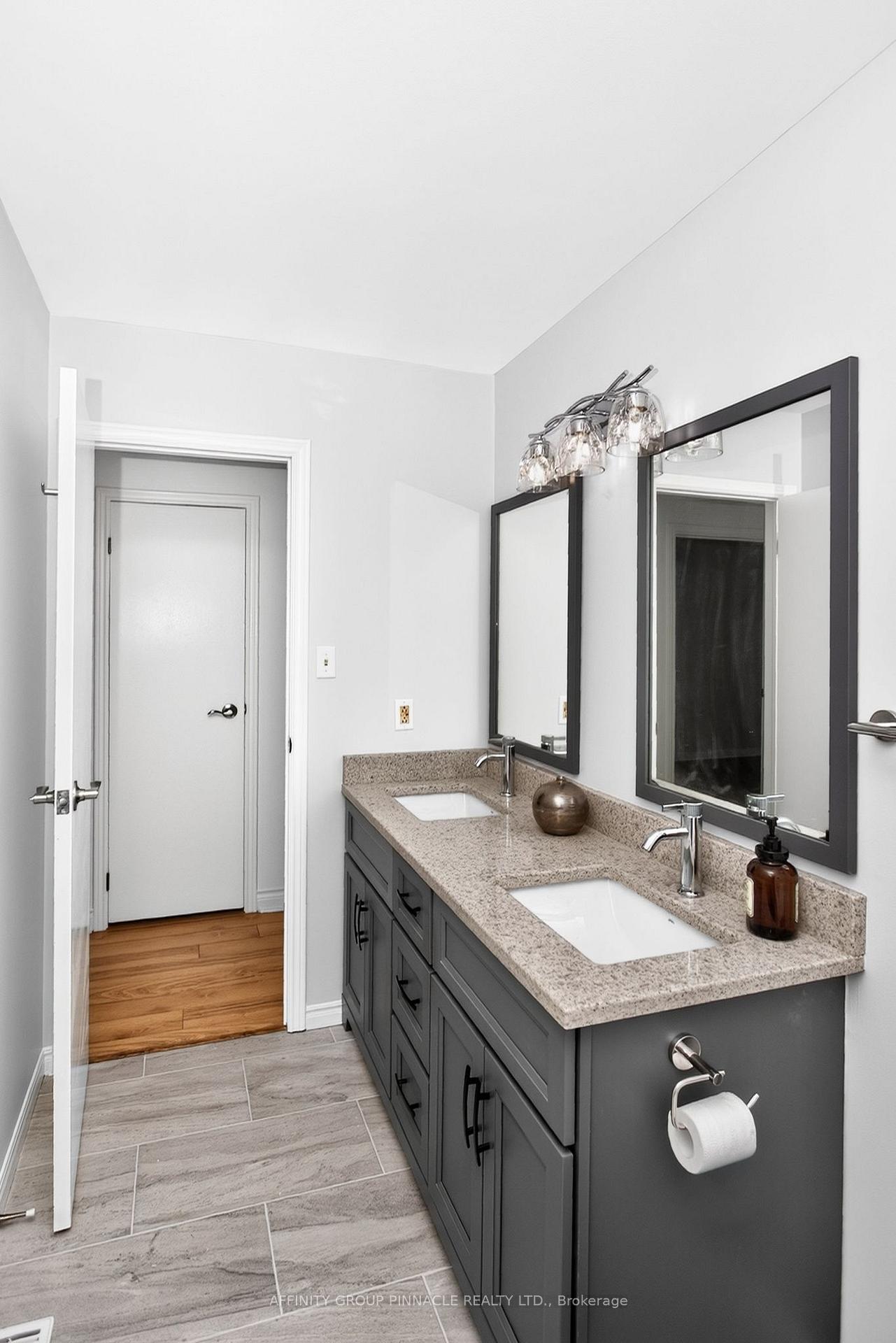 Photo 18 of 24 Andrew Drive, Kawartha Lakes, Lindsay — HOMEH