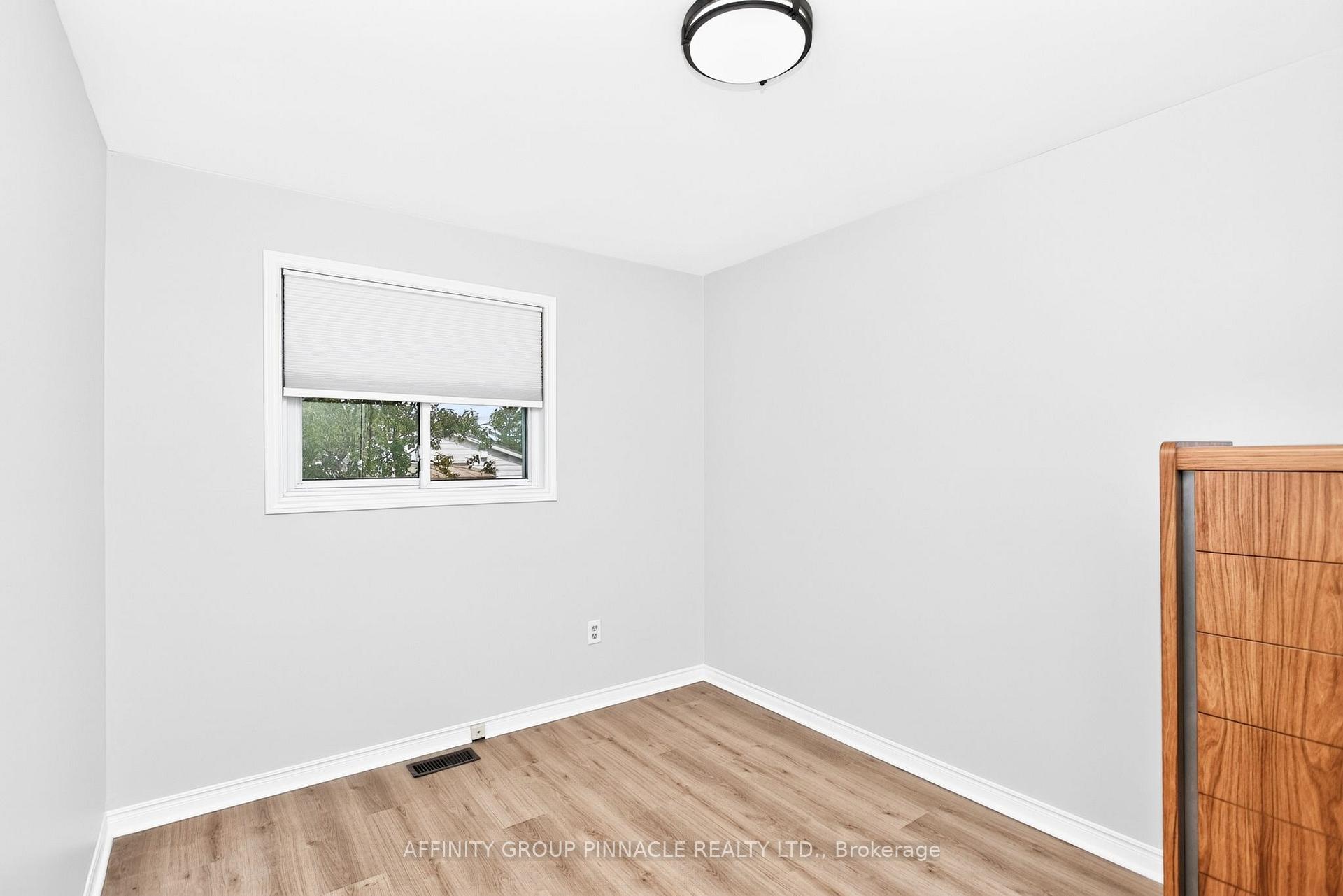 Photo 21 of 24 Andrew Drive, Kawartha Lakes, Lindsay — HOMEH