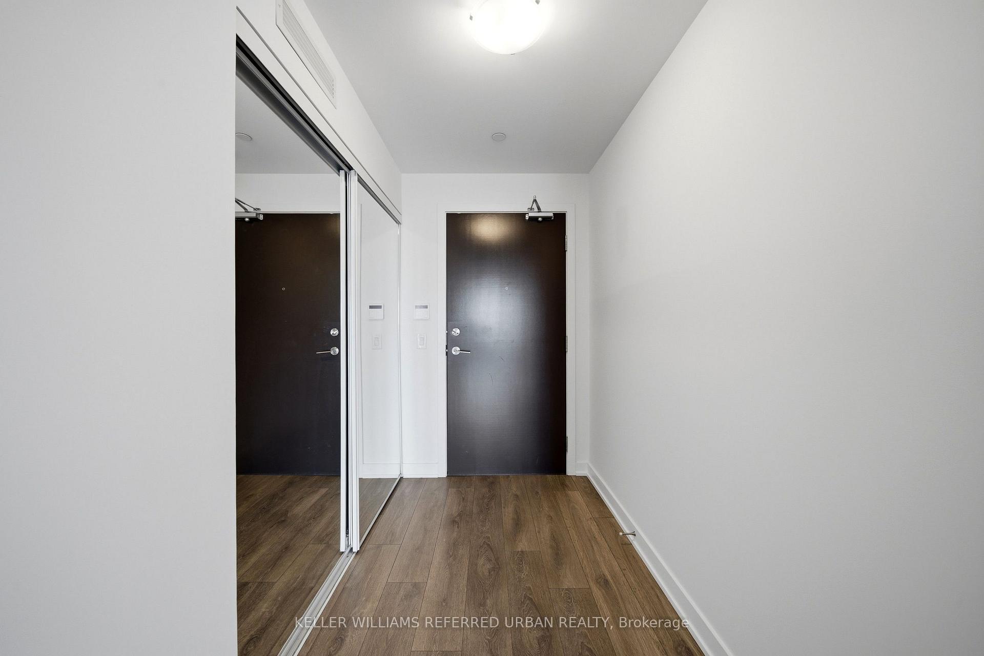 Photo 7 of Unit 907, 10 Honeycrisp Crescent, Vaughan, Vaughan Corporate Centre — HOMEH