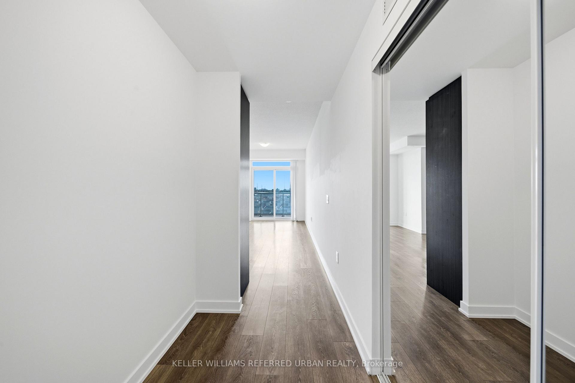 Photo 9 of Unit 907, 10 Honeycrisp Crescent, Vaughan, Vaughan Corporate Centre — HOMEH