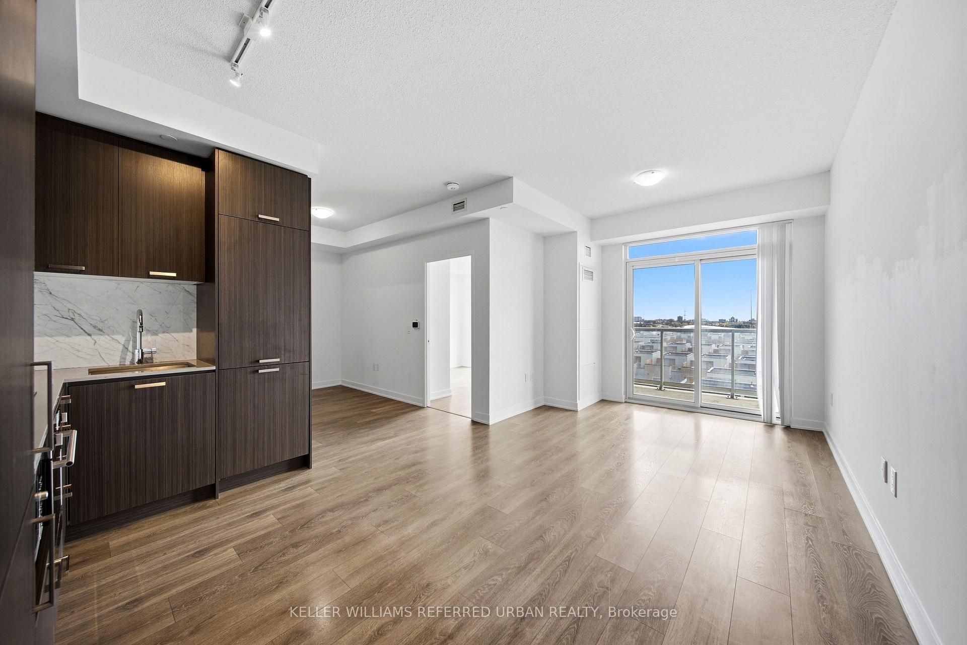 Photo 10 of Unit 907, 10 Honeycrisp Crescent, Vaughan, Vaughan Corporate Centre — HOMEH