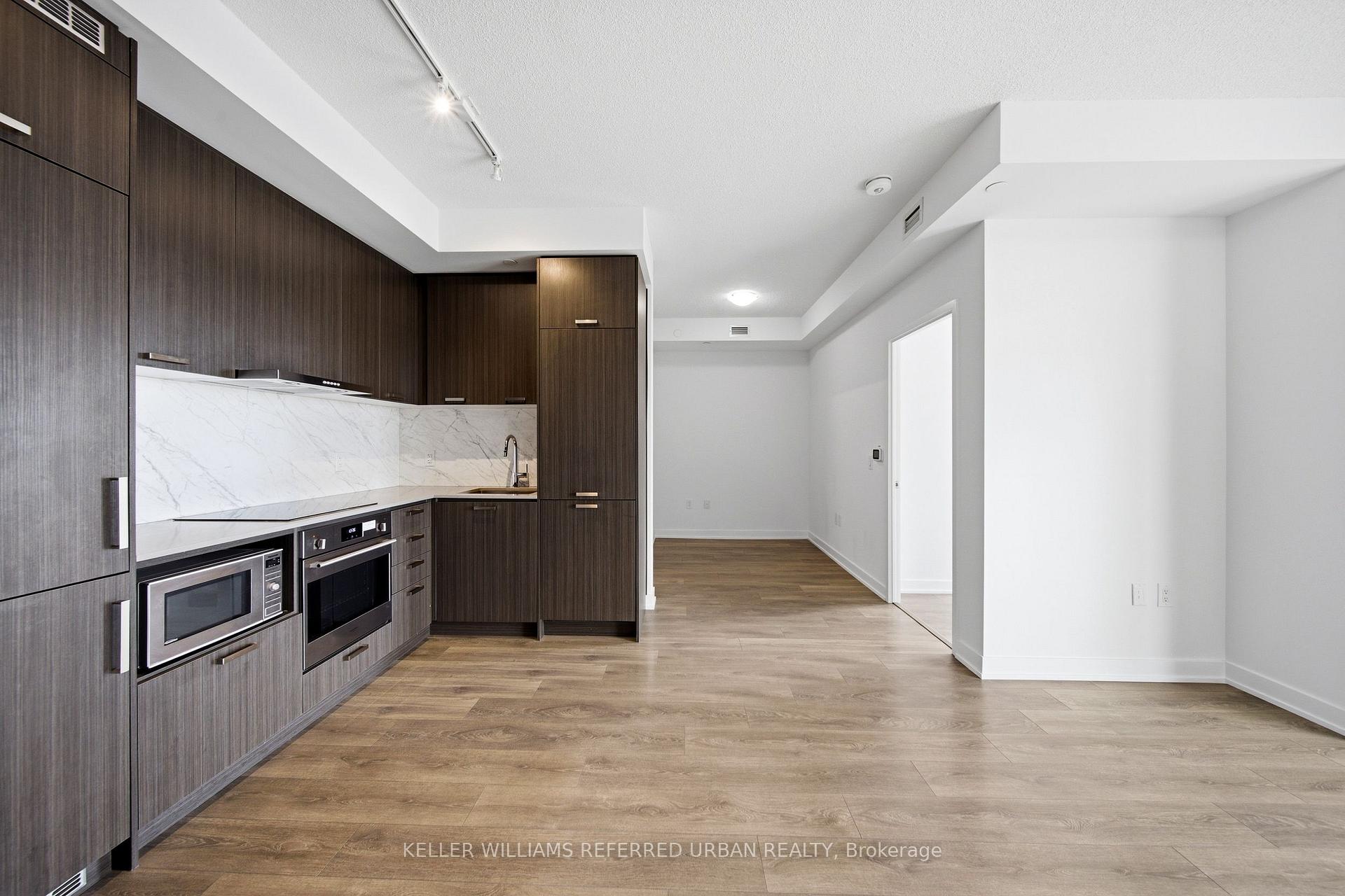Photo 12 of Unit 907, 10 Honeycrisp Crescent, Vaughan, Vaughan Corporate Centre — HOMEH