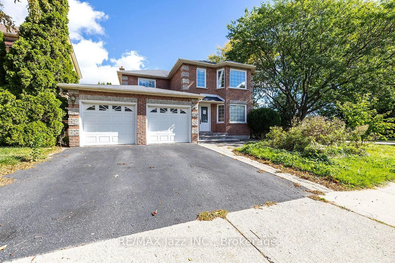 Photo 3 of 930 White Ash Drive, Whitby, Williamsburg — HOMEH