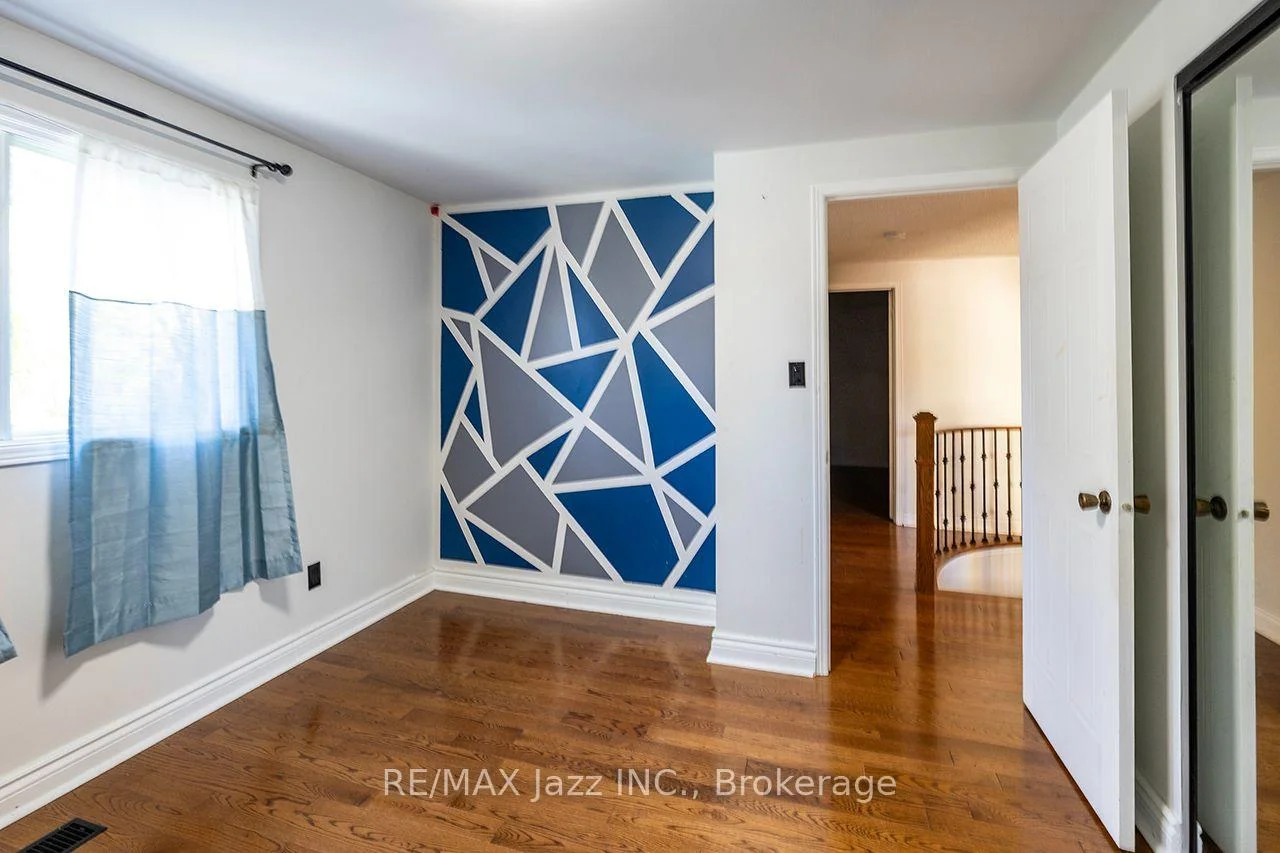 Photo 25 of 930 White Ash Drive, Whitby, Williamsburg — HOMEH