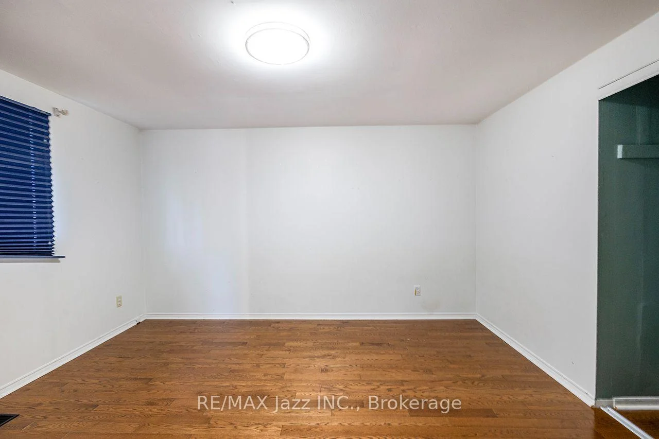 Photo 27 of 930 White Ash Drive, Whitby, Williamsburg — HOMEH