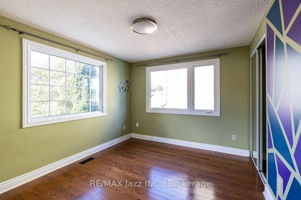 Photo 29 of 930 White Ash Drive, Whitby, Williamsburg — HOMEH
