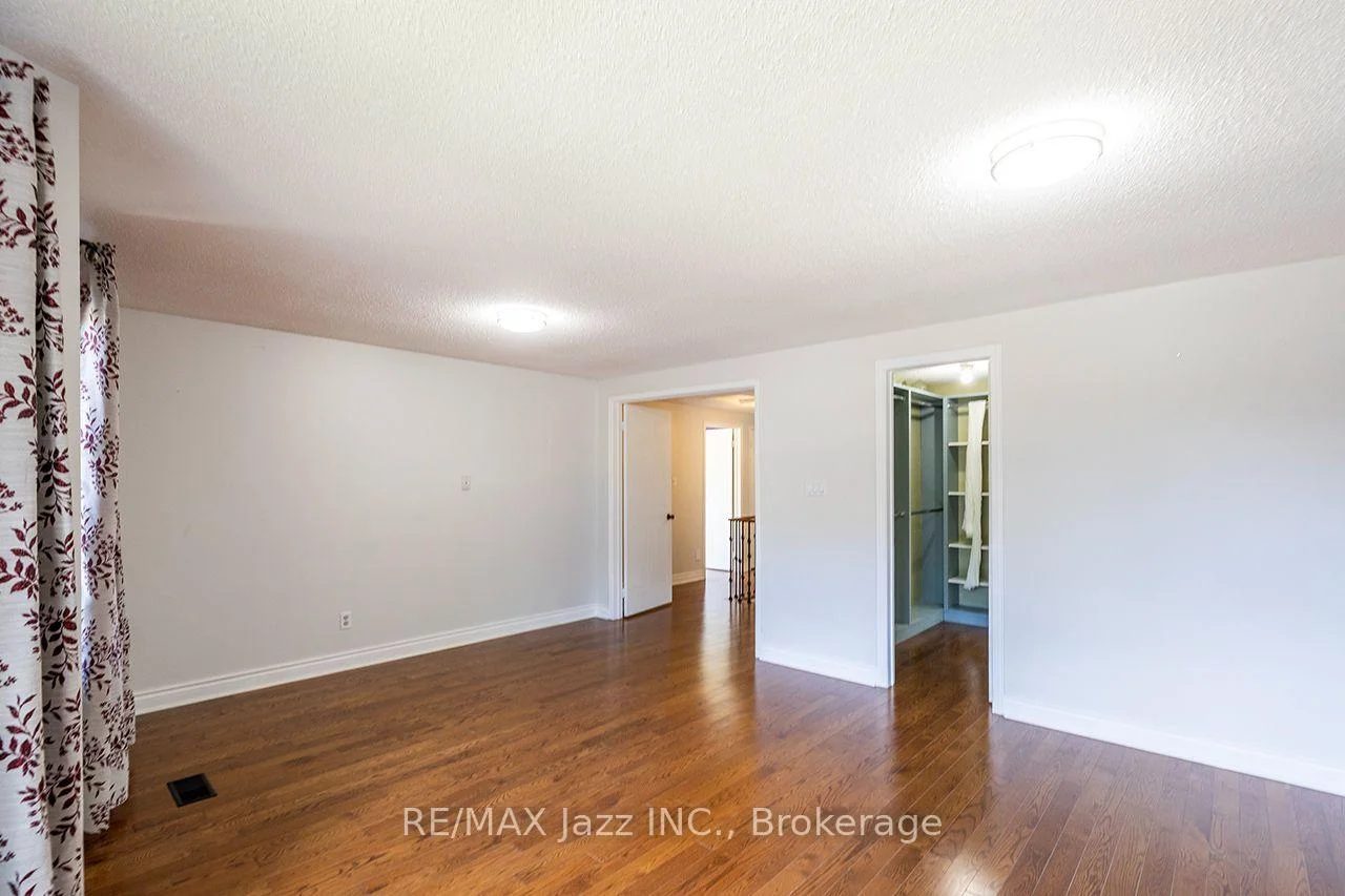 Photo 34 of 930 White Ash Drive, Whitby, Williamsburg — HOMEH