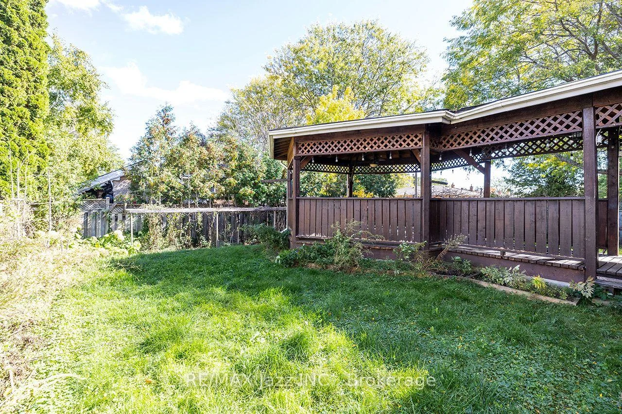 Photo 39 of 930 White Ash Drive, Whitby, Williamsburg — HOMEH