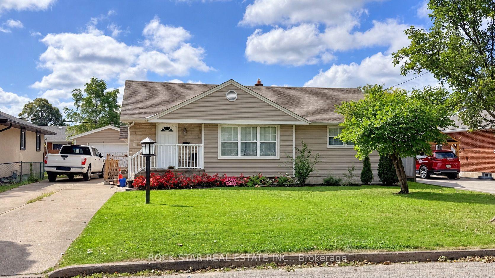 Photo of 12 Roseland Avenue