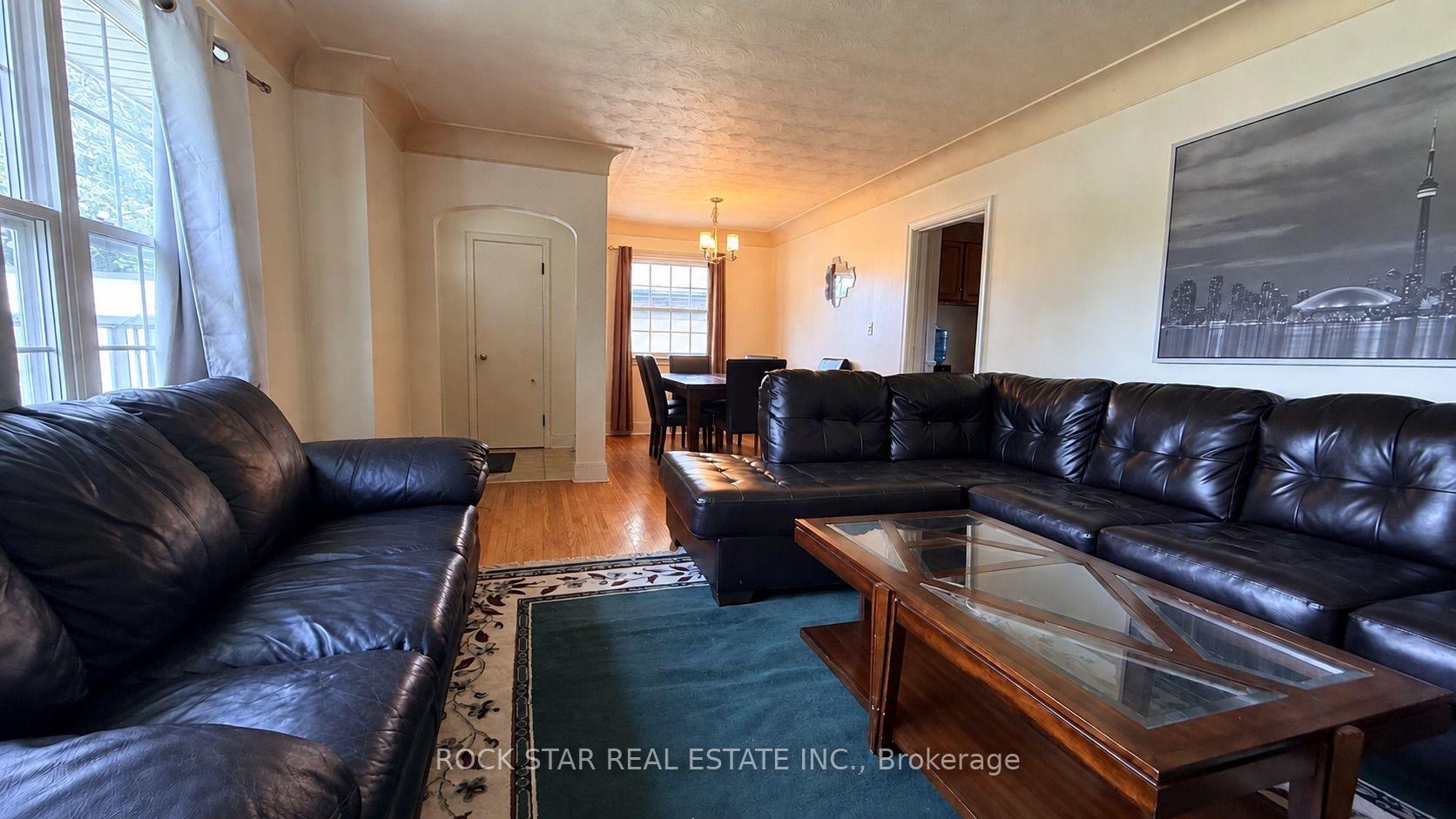 Photo 6 of 12 Roseland Avenue, St. Catharines, Carlton/Bunting — HOMEH