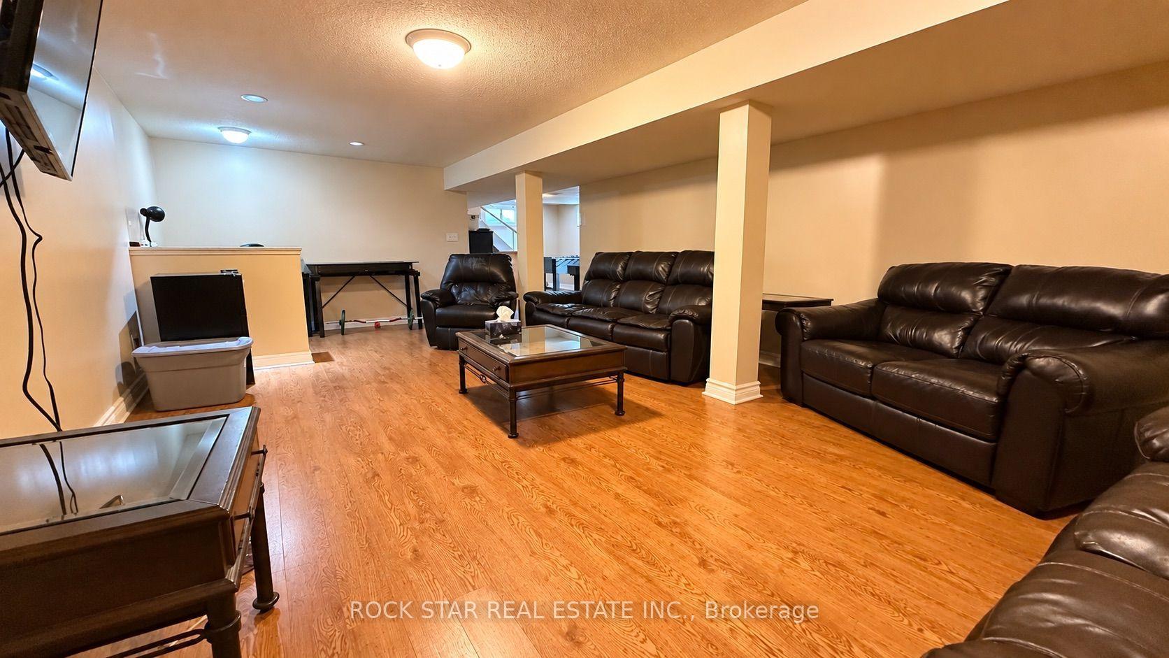 Photo 18 of 12 Roseland Avenue, St. Catharines, Carlton/Bunting — HOMEH