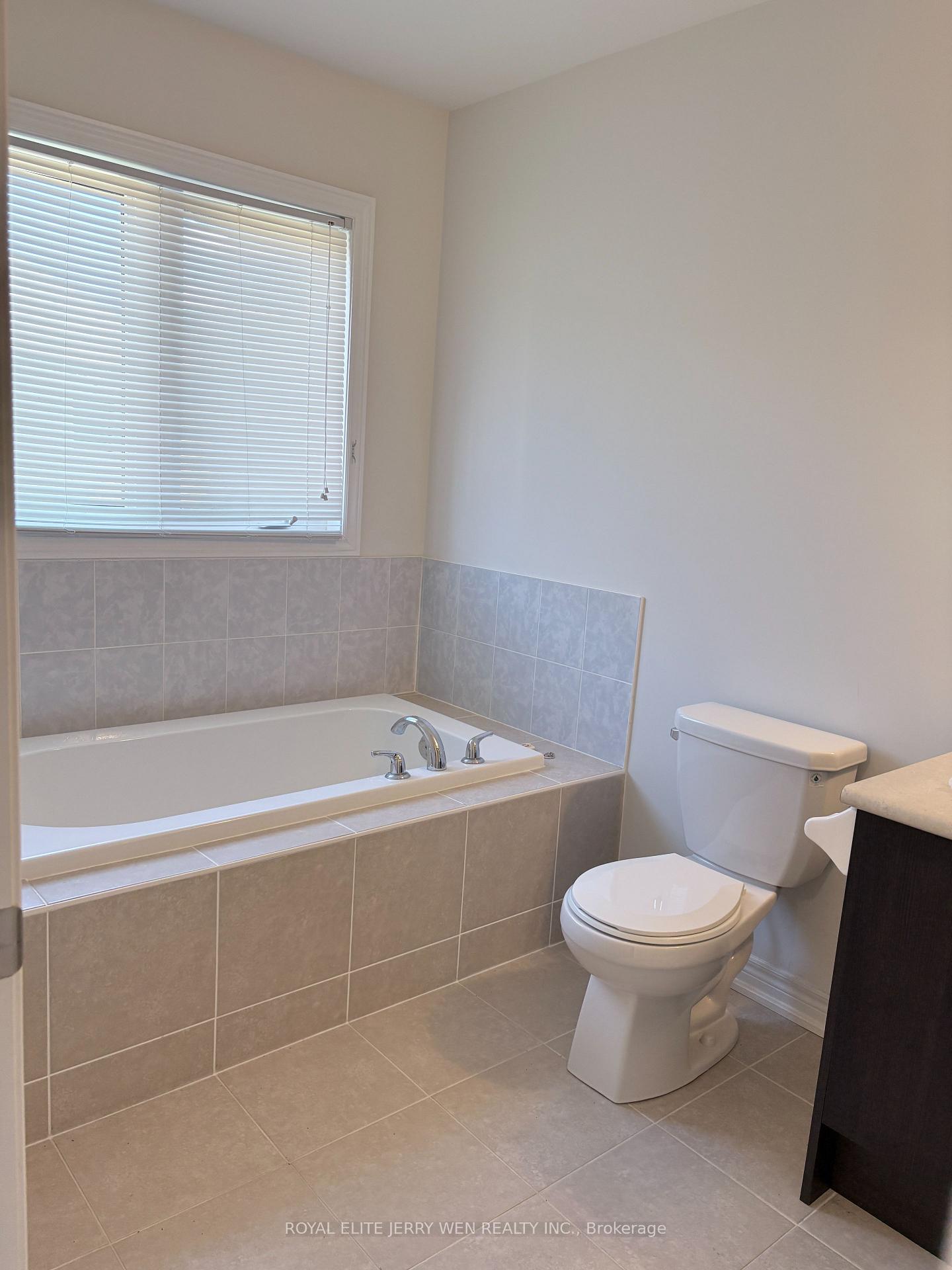 Photo 9 of 15 Collier Crescent, Markham, Wismer — HOMEH