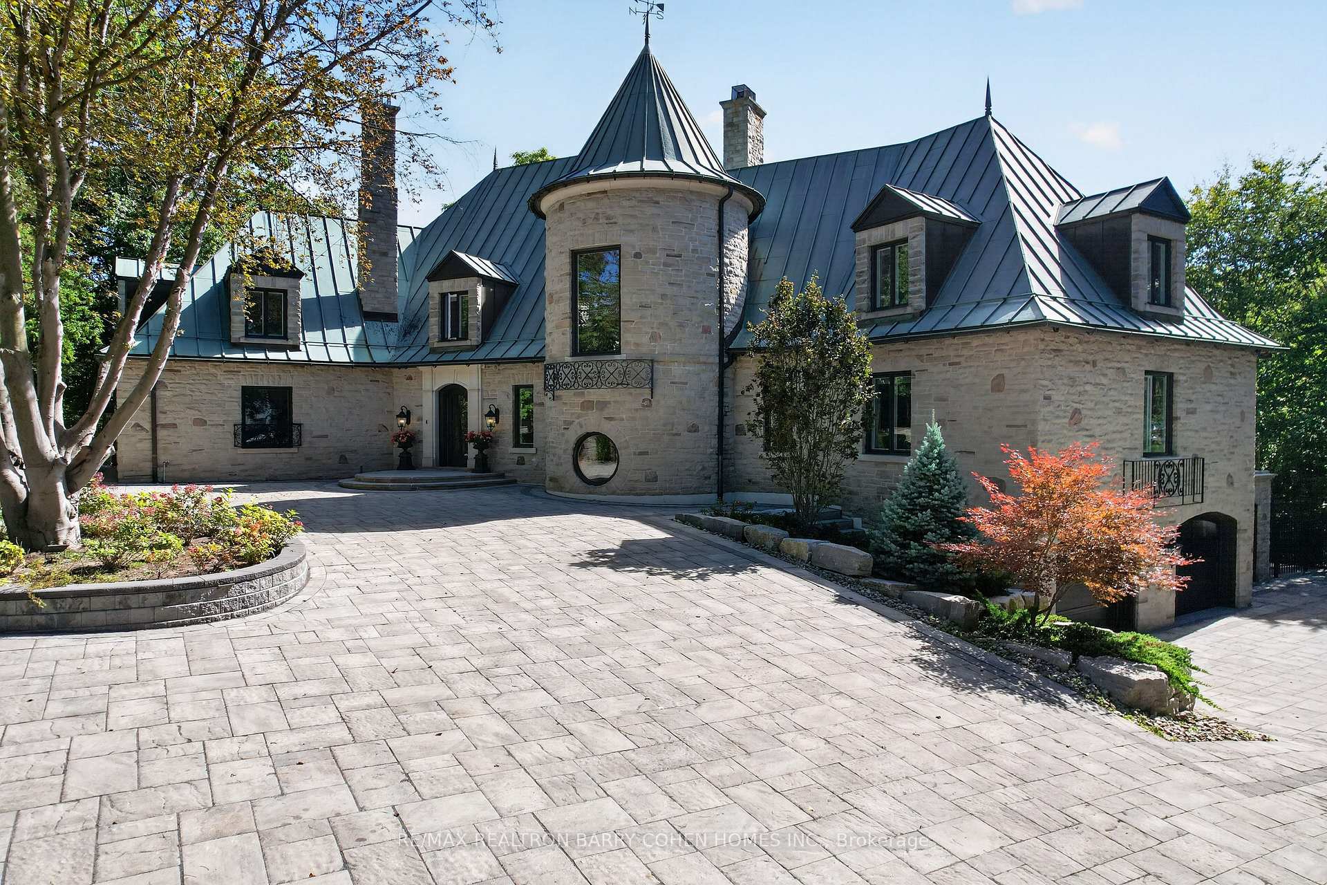 Photo 3 of 25 Tudor Gate, North York, Bridle Path-Sunnybrook-York Mills — HOMEH