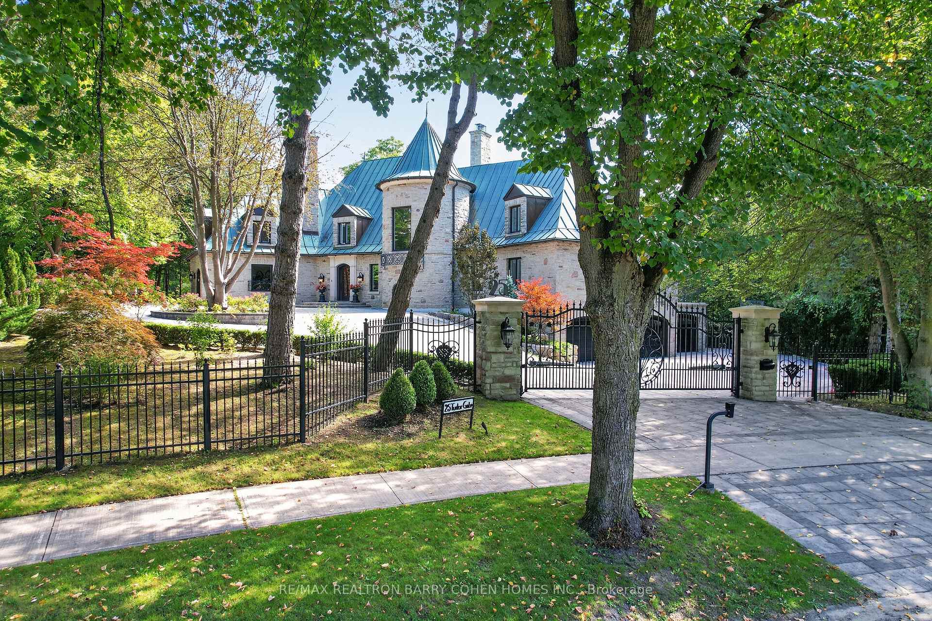 Photo 4 of 25 Tudor Gate, North York, Bridle Path-Sunnybrook-York Mills — HOMEH