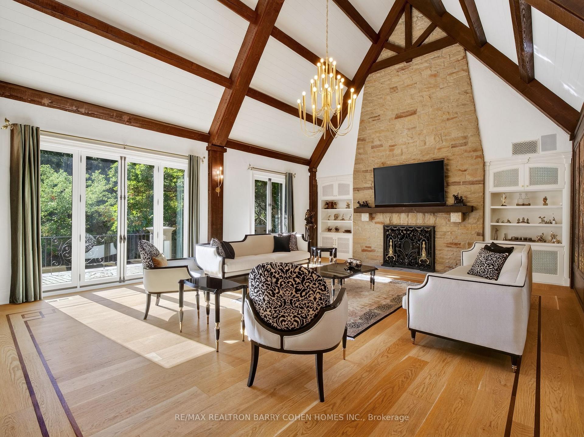 Photo 6 of 25 Tudor Gate, North York, Bridle Path-Sunnybrook-York Mills — HOMEH