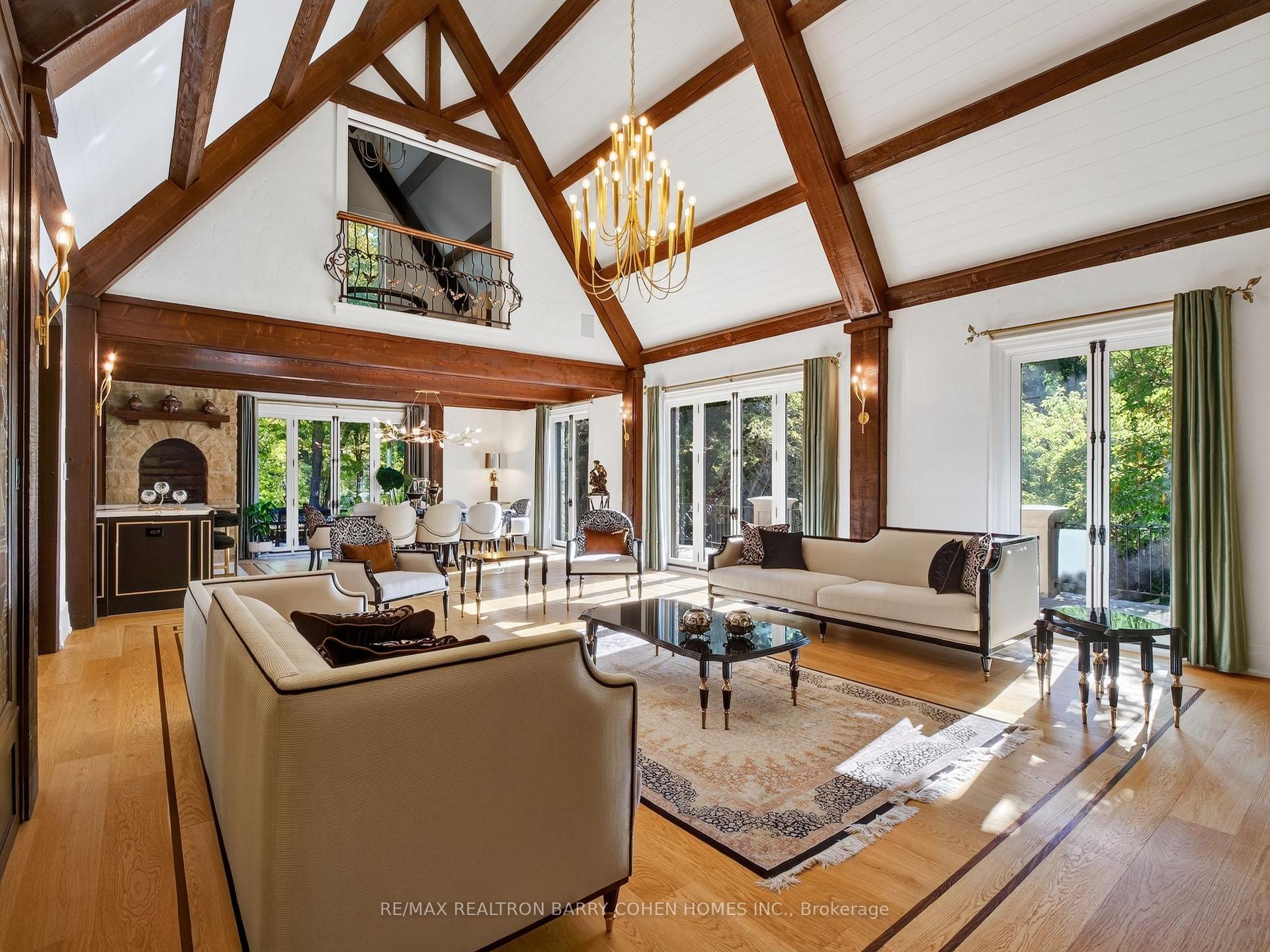 Photo 7 of 25 Tudor Gate, North York, Bridle Path-Sunnybrook-York Mills — HOMEH