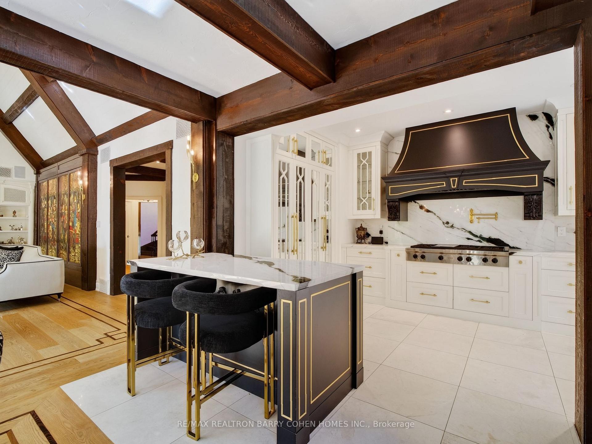 Photo 9 of 25 Tudor Gate, North York, Bridle Path-Sunnybrook-York Mills — HOMEH