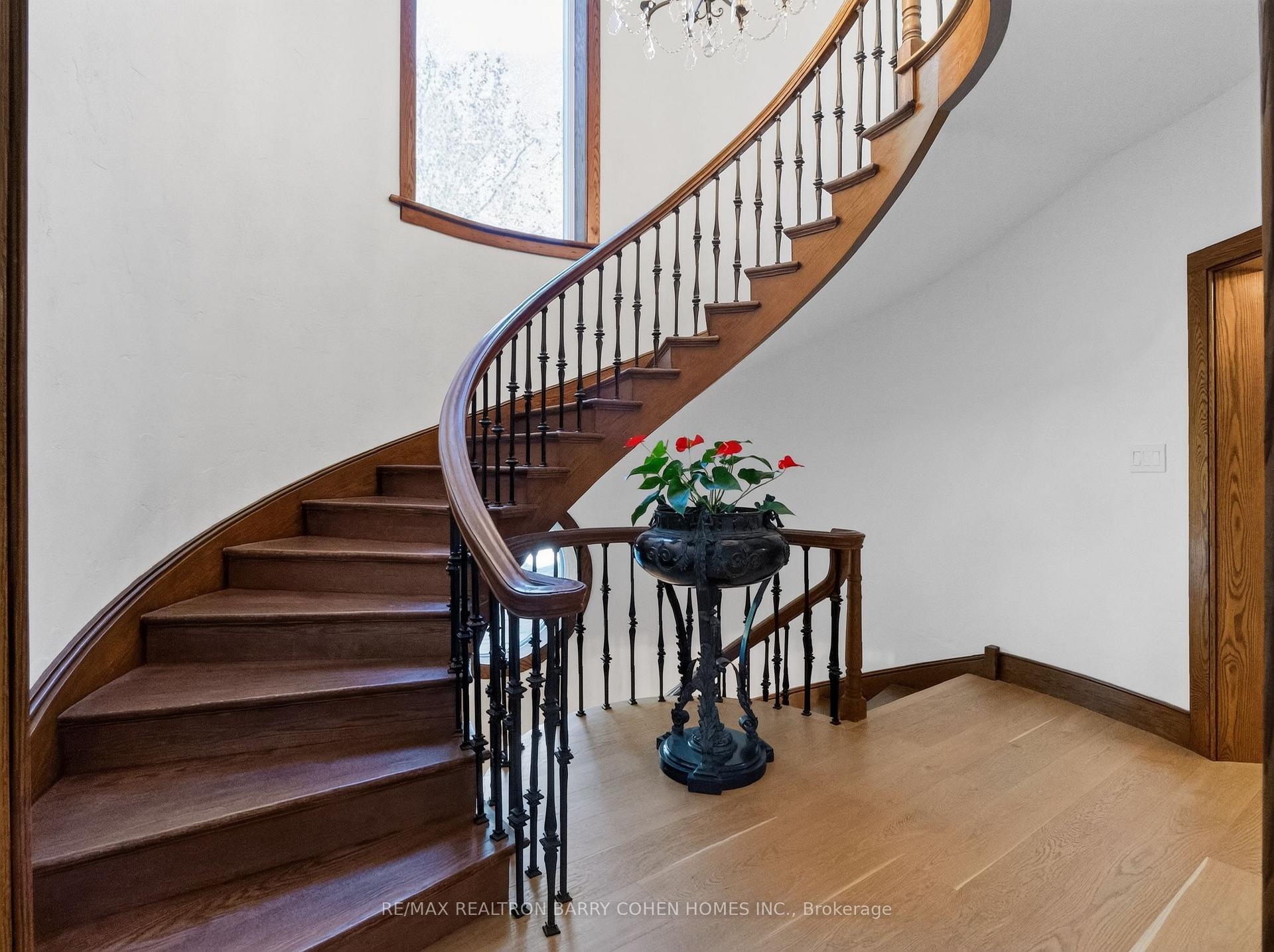 Photo 27 of 25 Tudor Gate, North York, Bridle Path-Sunnybrook-York Mills — HOMEH