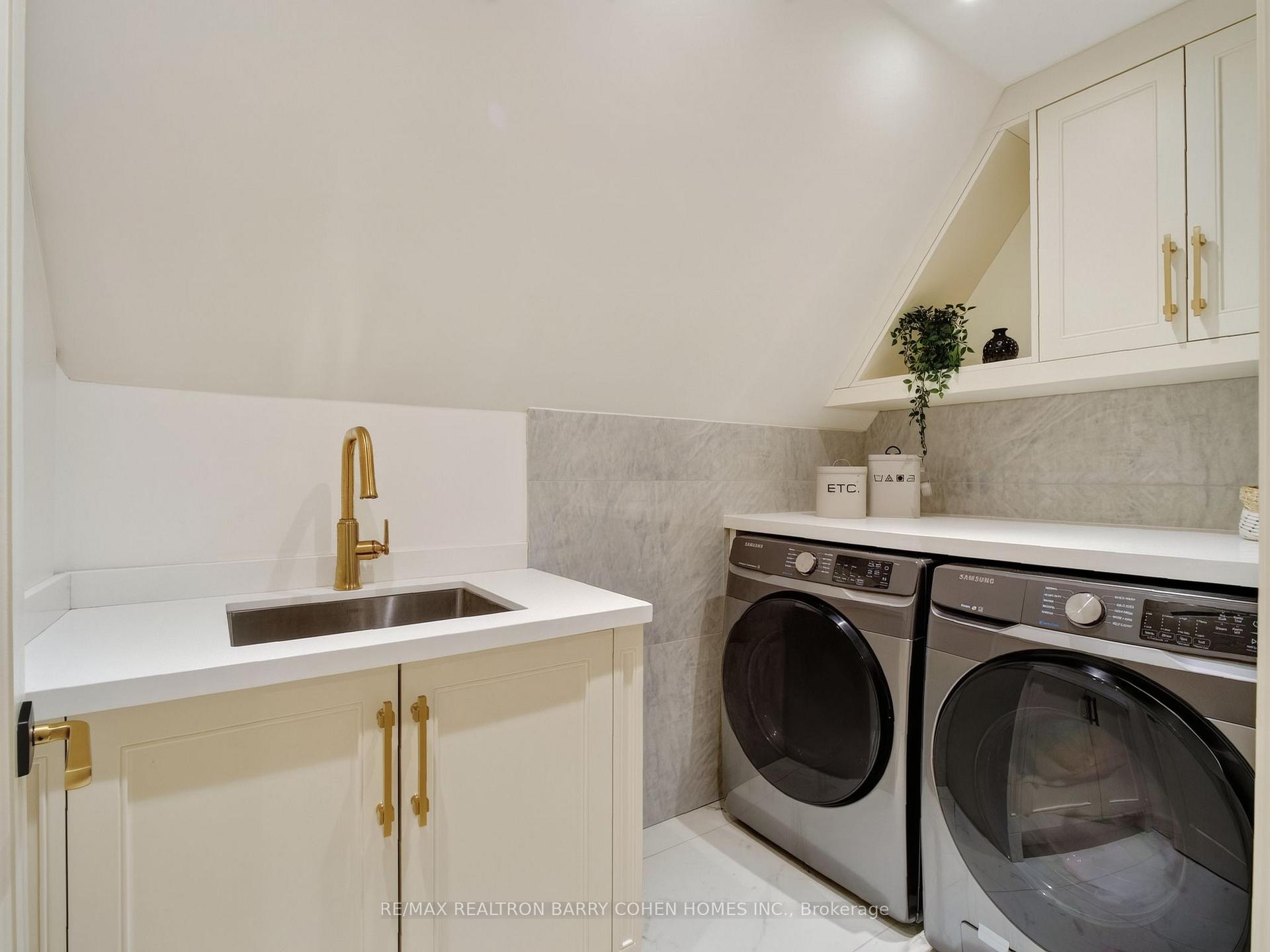 Photo 34 of 25 Tudor Gate, North York, Bridle Path-Sunnybrook-York Mills — HOMEH