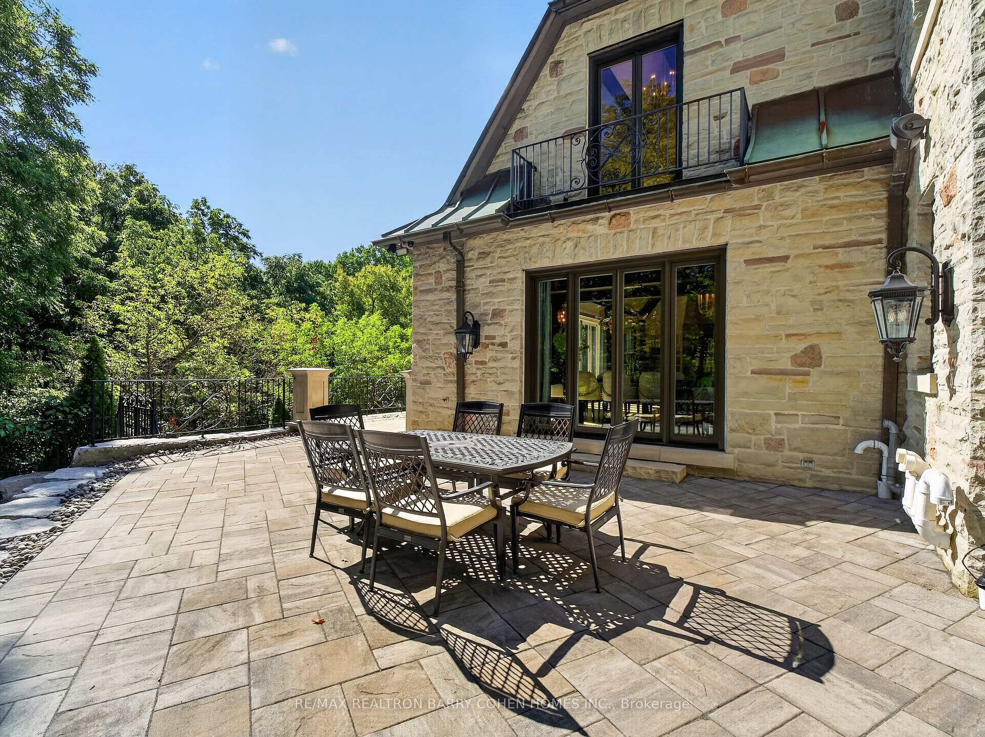 Photo 37 of 25 Tudor Gate, North York, Bridle Path-Sunnybrook-York Mills — HOMEH
