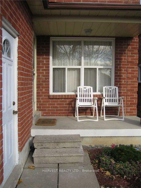 Photo 2 of 39 Bendamere Crescent, Markham, Raymerville — HOMEH