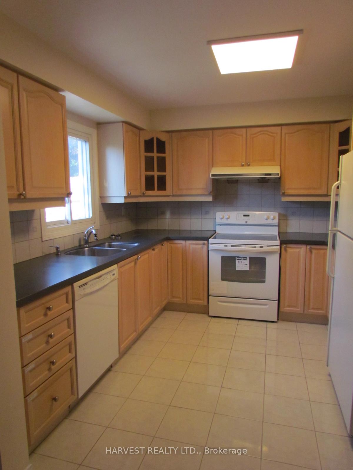 Photo 3 of 39 Bendamere Crescent, Markham, Raymerville — HOMEH