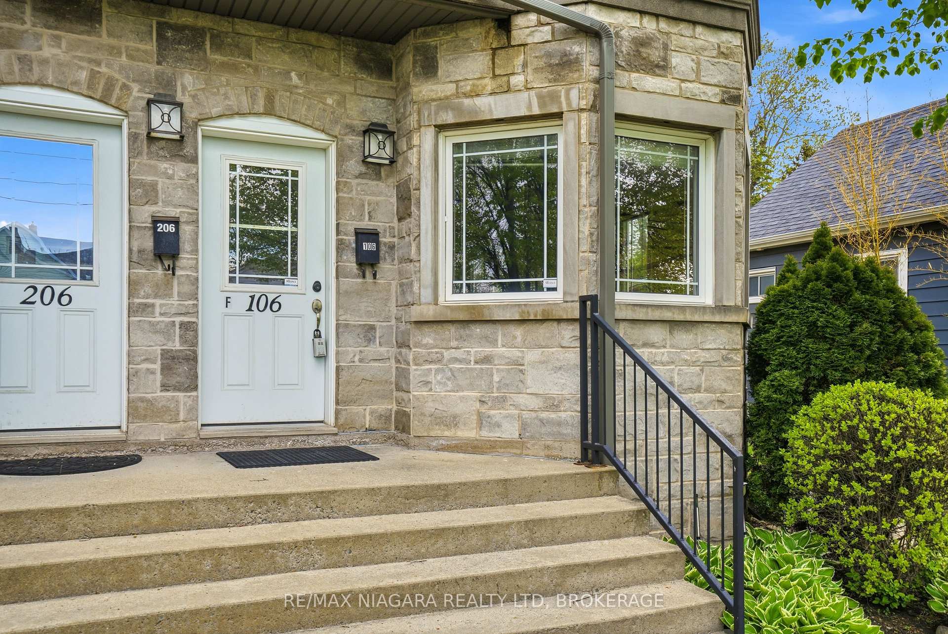 Photo 3 of Unit 106, 6045 Dunn Street, Niagara Falls, Dorchester — HOMEH