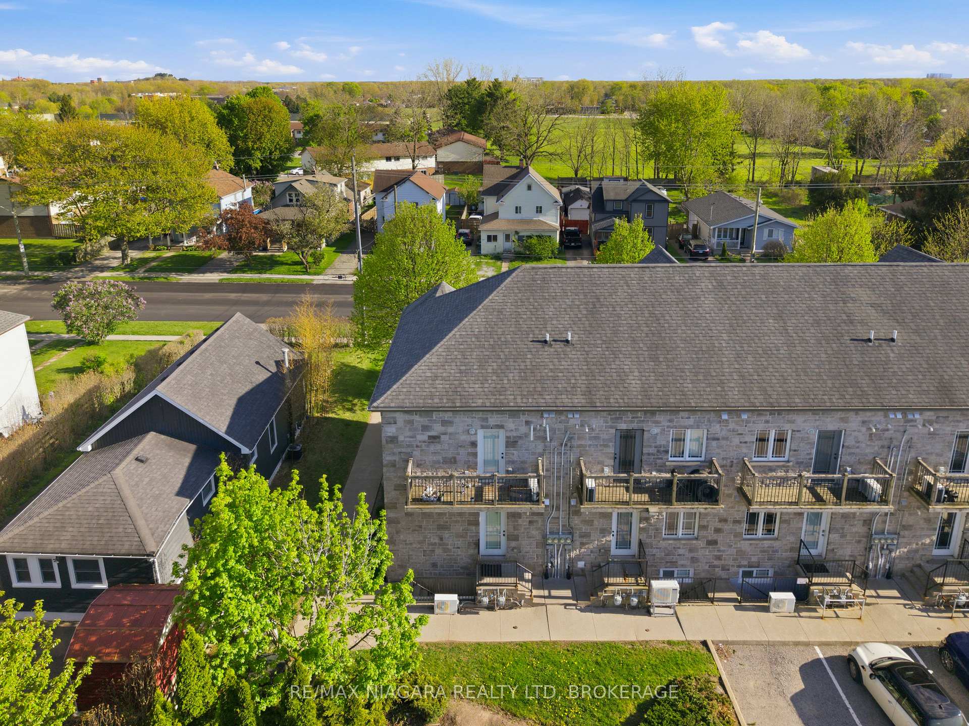 Photo 8 of Unit 106, 6045 Dunn Street, Niagara Falls, Dorchester — HOMEH