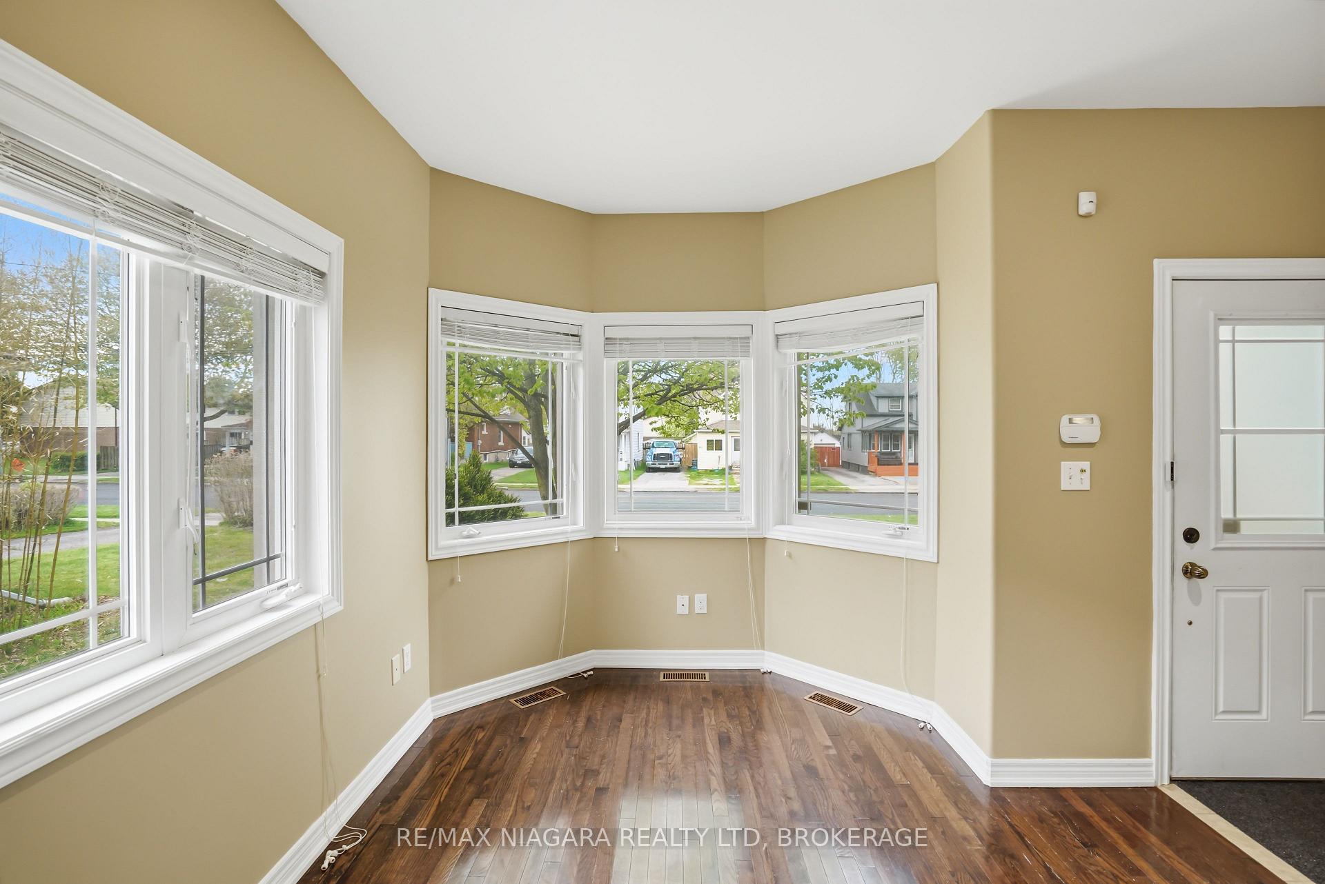 Photo 12 of Unit 106, 6045 Dunn Street, Niagara Falls, Dorchester — HOMEH