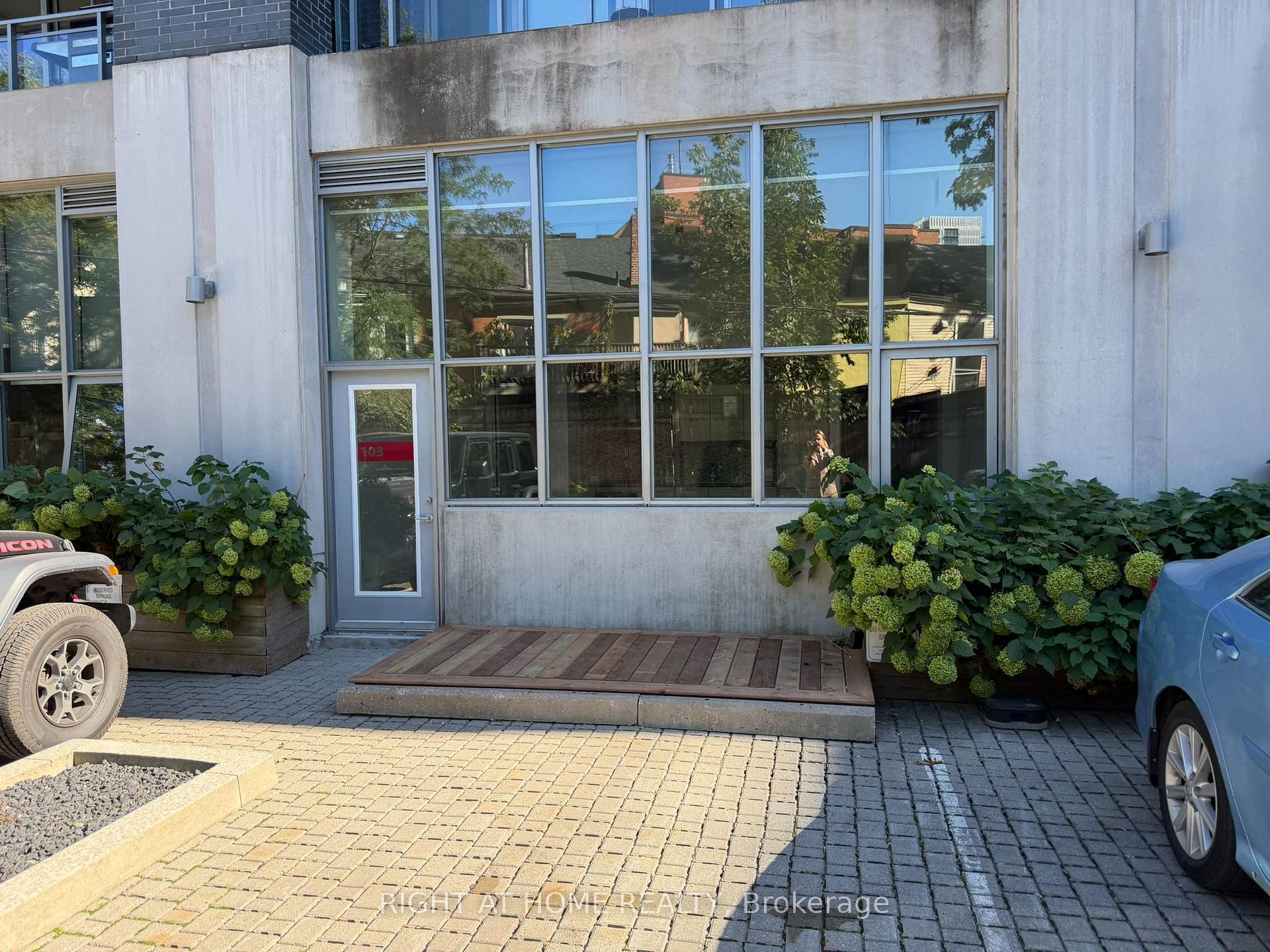 Photo 4 of Unit 103, 510 King Street E, Toronto, Moss Park — HOMEH