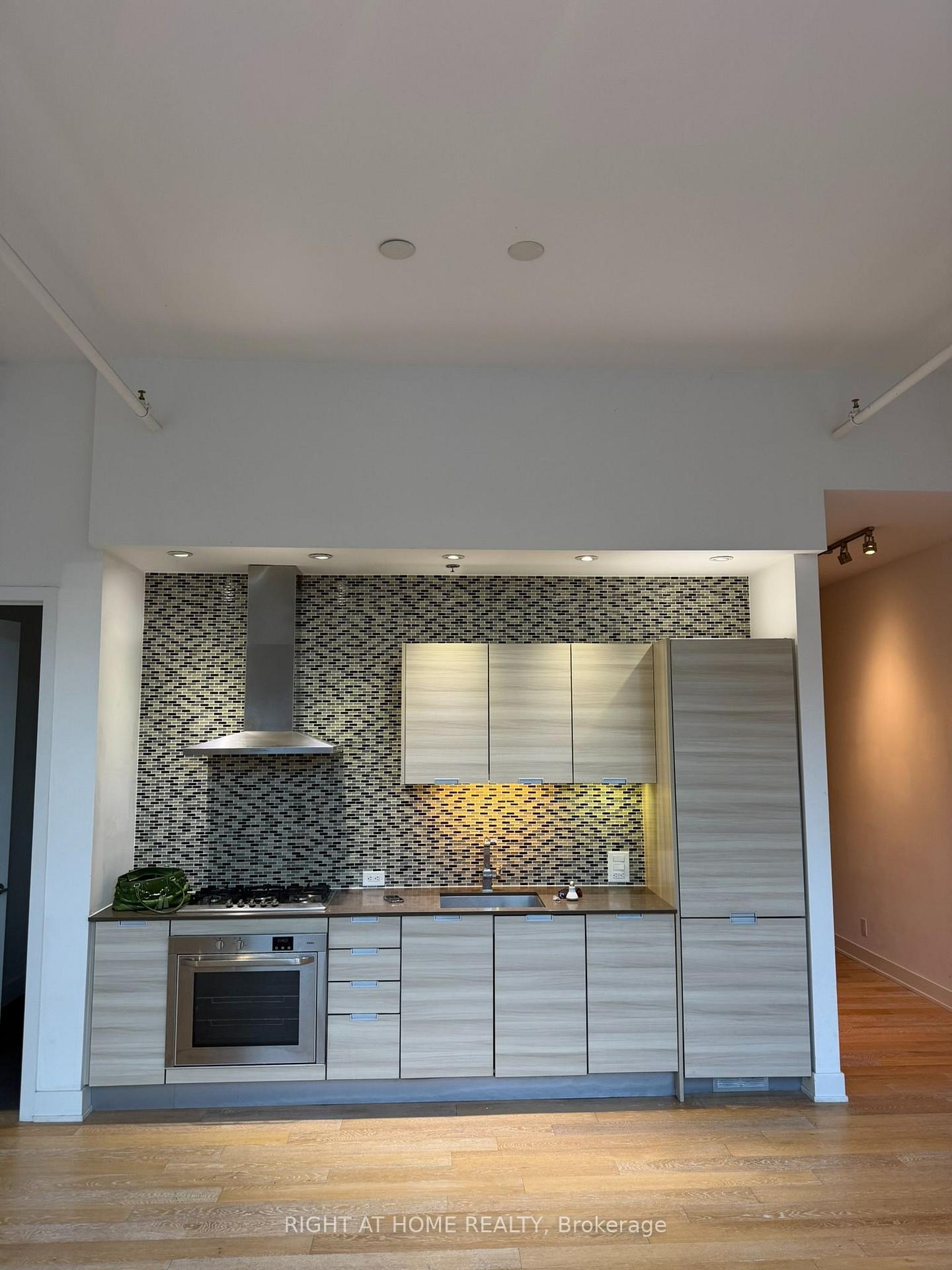 Photo 8 of Unit 103, 510 King Street E, Toronto, Moss Park — HOMEH