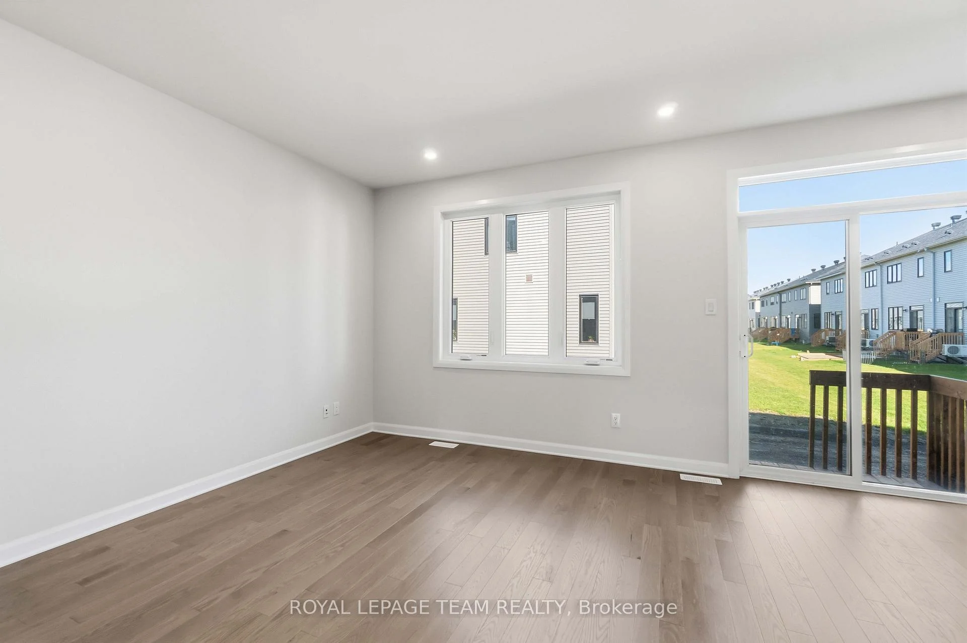 Photo 8 of 837 Eileen Vollick Crescent, Ottawa, Kanata - Morgan's Grant/South March — HOMEH