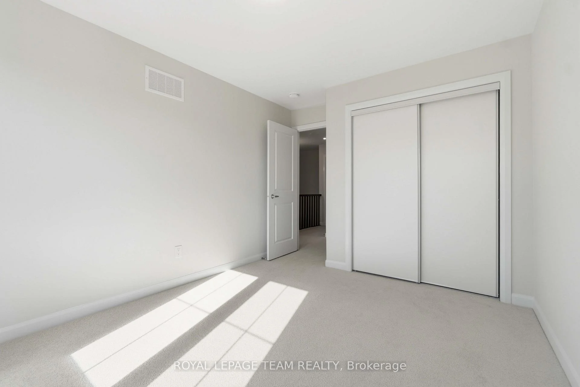 Photo 28 of 837 Eileen Vollick Crescent, Ottawa, Kanata - Morgan's Grant/South March — HOMEH