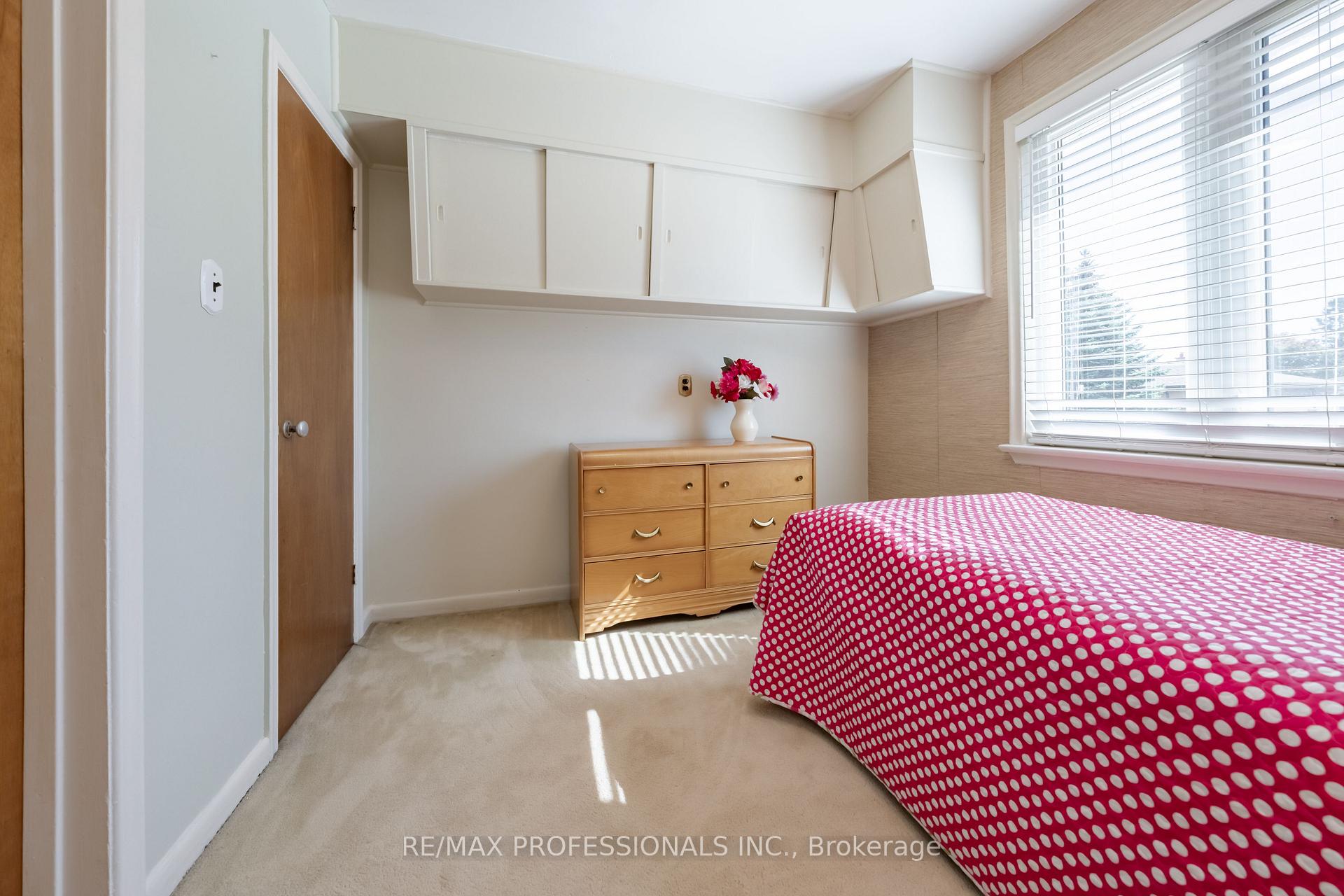 Photo 17 of 228 Eileen Avenue, Toronto, Rockcliffe-Smythe — HOMEH