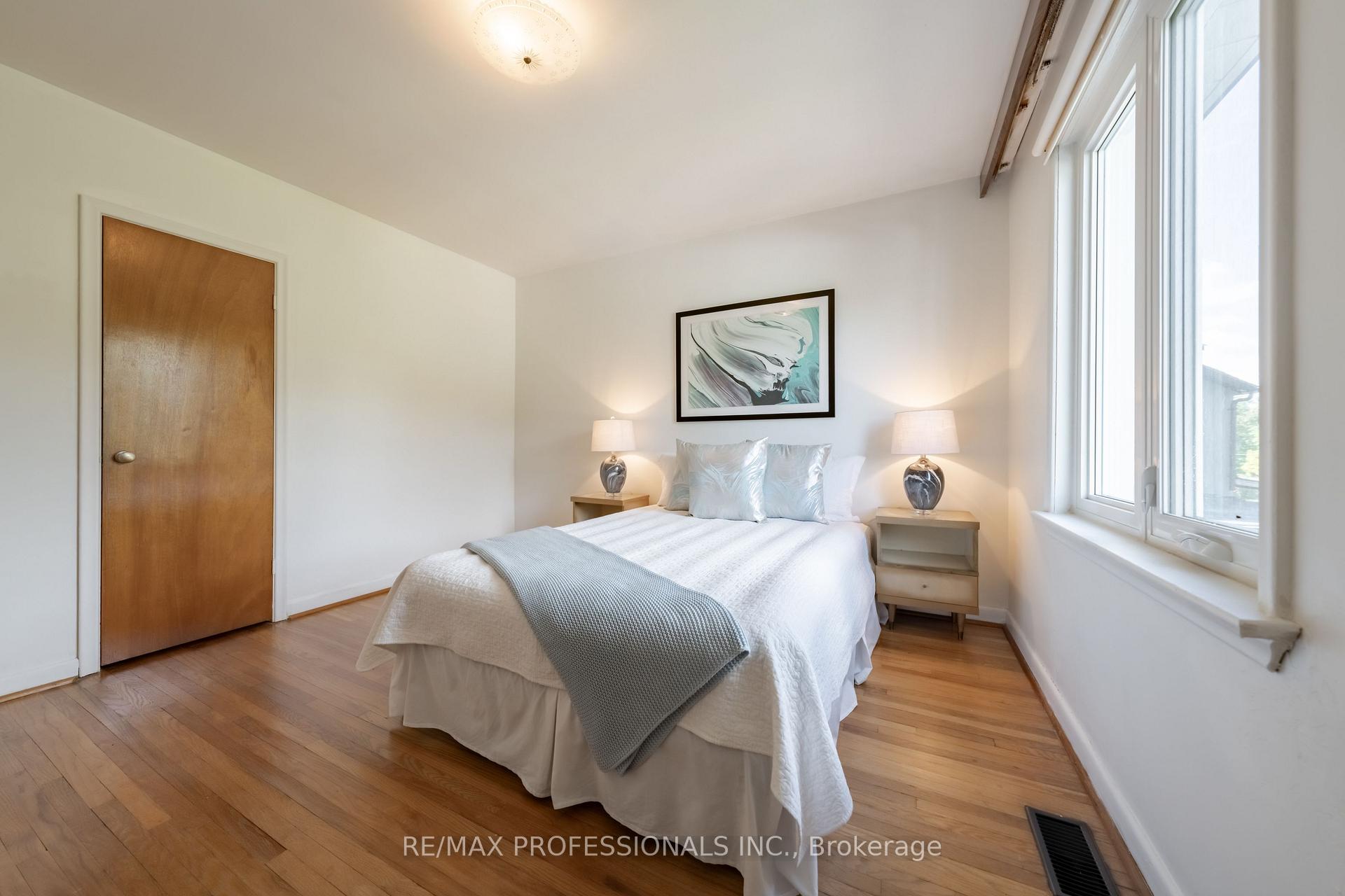 Photo 13 of 228 Eileen Avenue, Toronto, Rockcliffe-Smythe — HOMEH