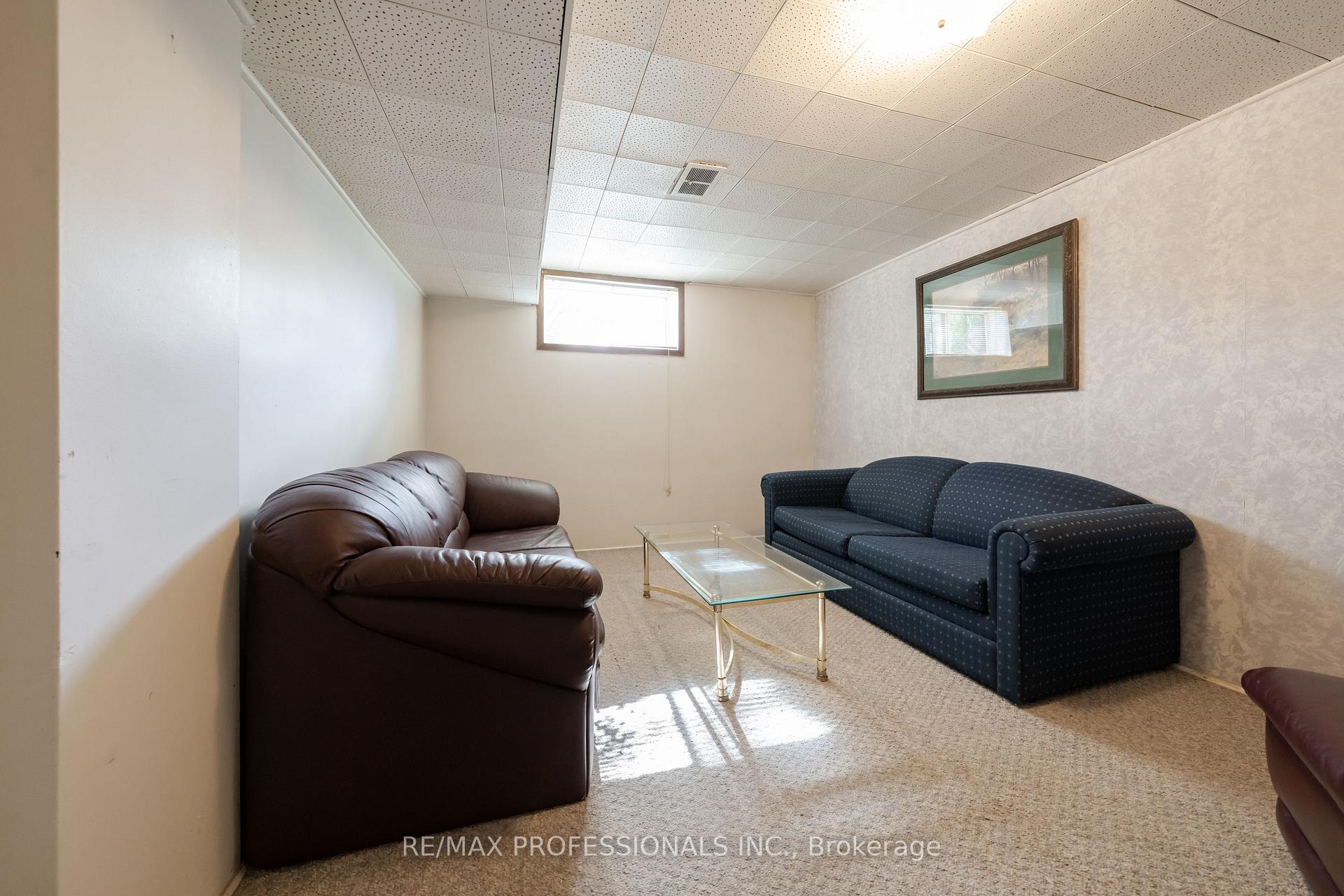 Photo 28 of 228 Eileen Avenue, Toronto, Rockcliffe-Smythe — HOMEH