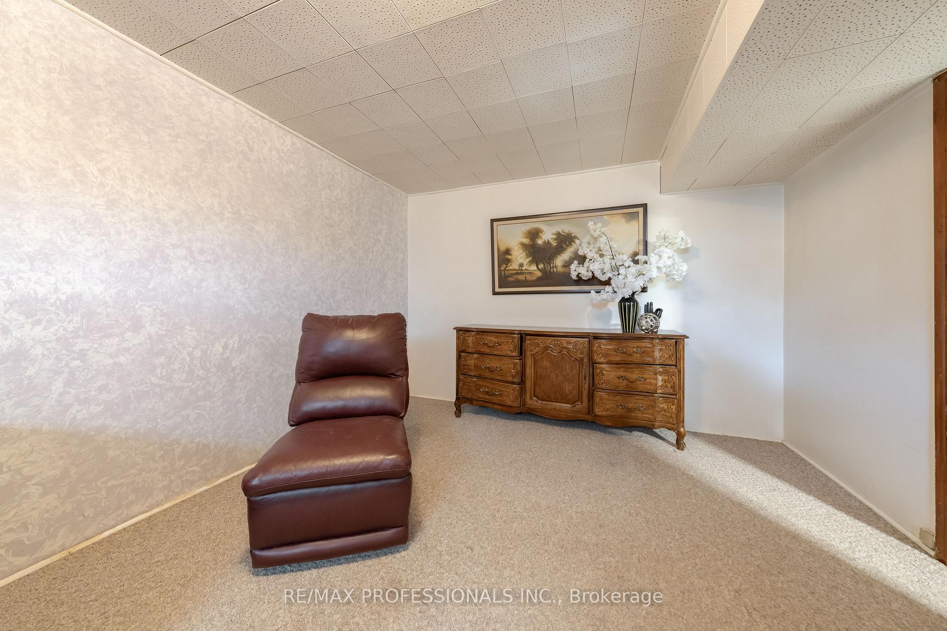 Photo 27 of 228 Eileen Avenue, Toronto, Rockcliffe-Smythe — HOMEH