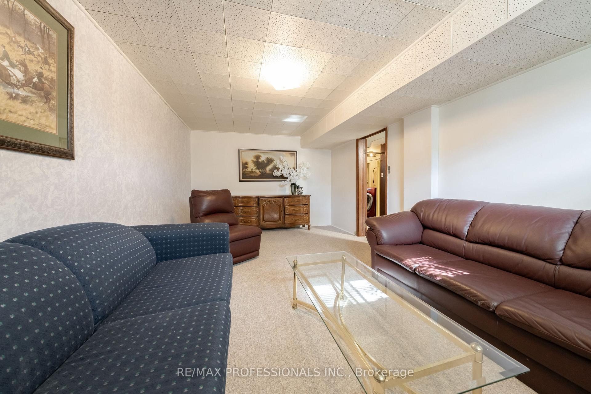 Photo 25 of 228 Eileen Avenue, Toronto, Rockcliffe-Smythe — HOMEH