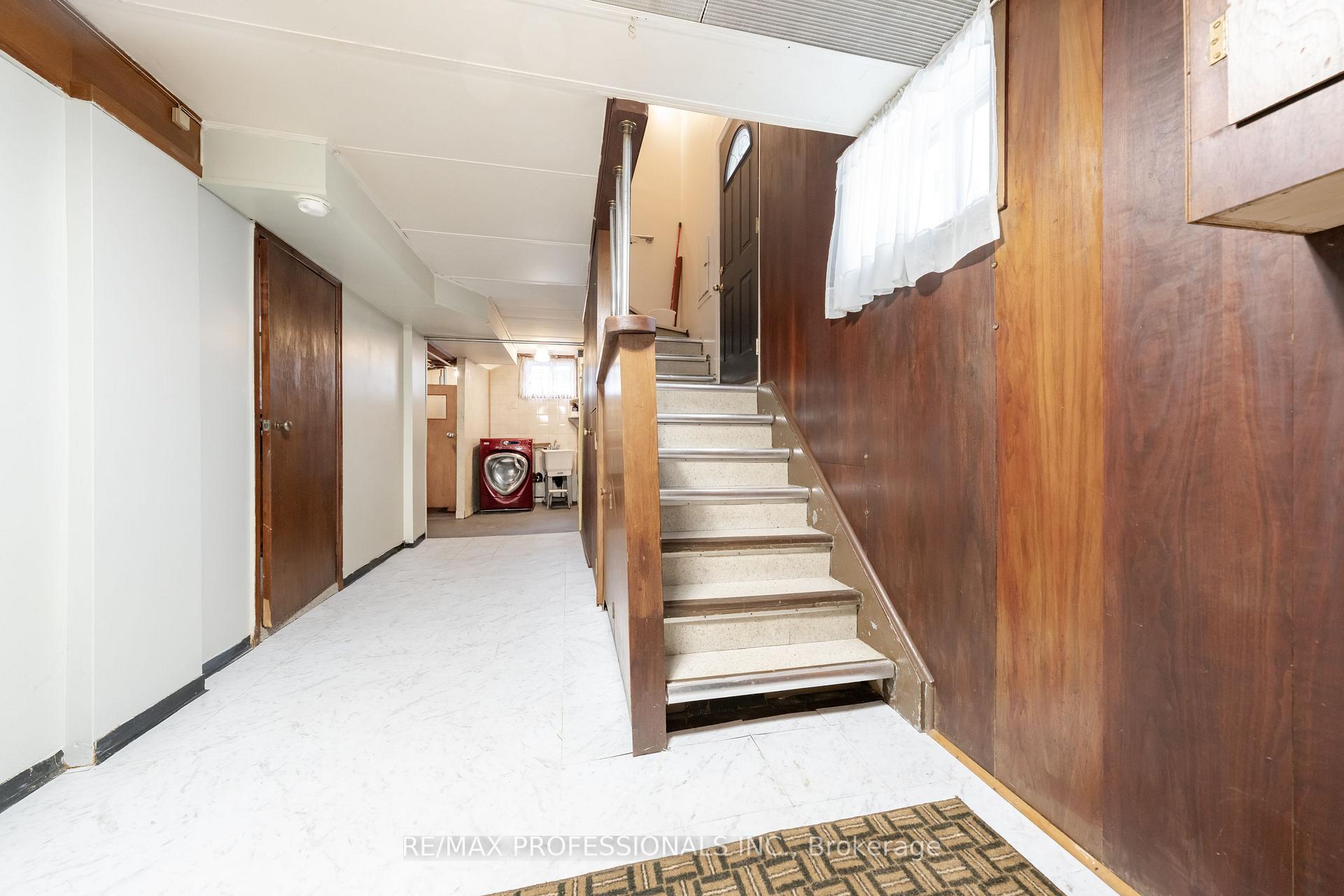Photo 33 of 228 Eileen Avenue, Toronto, Rockcliffe-Smythe — HOMEH