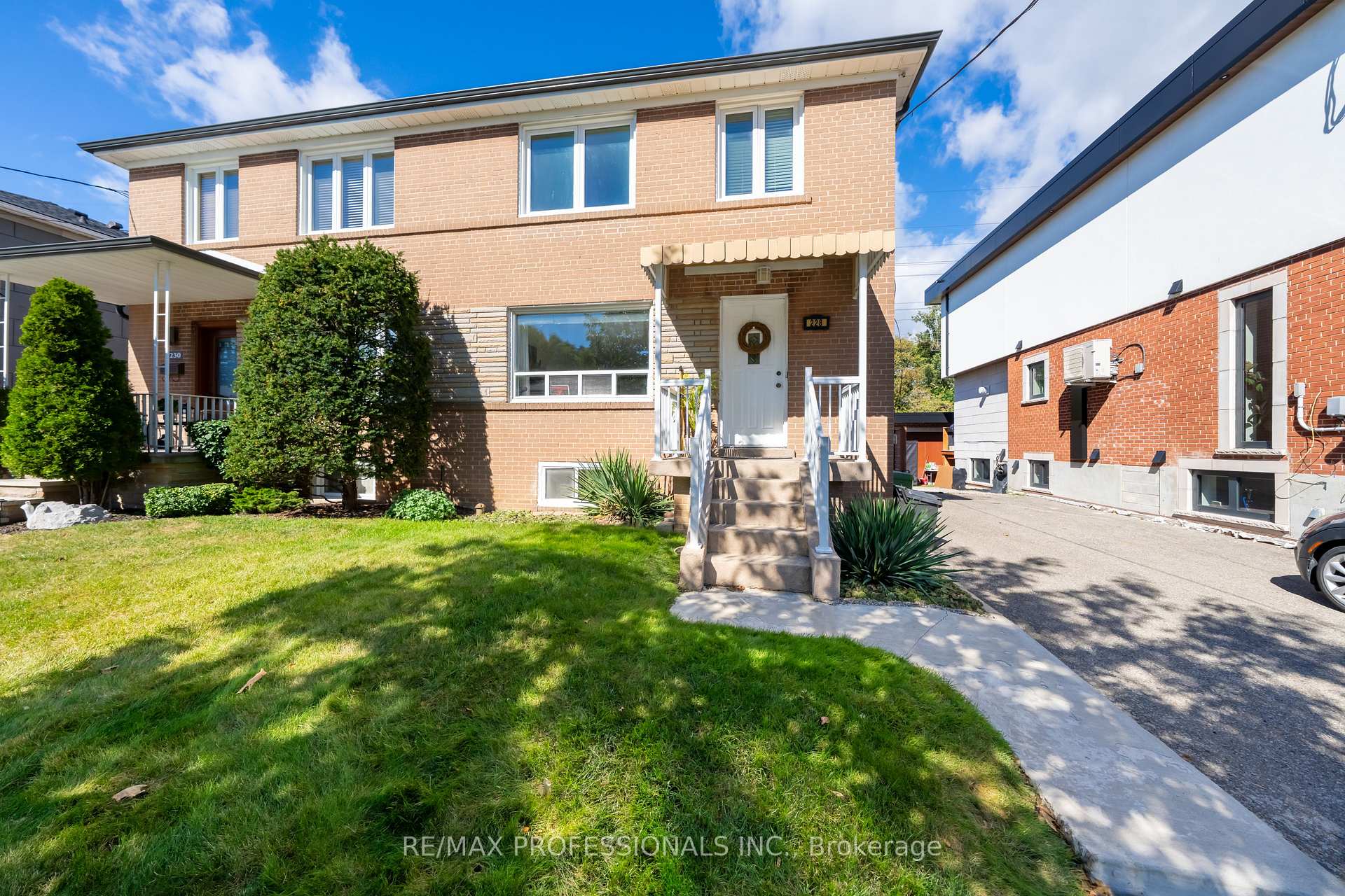 Photo 43 of 228 Eileen Avenue, Toronto, Rockcliffe-Smythe — HOMEH