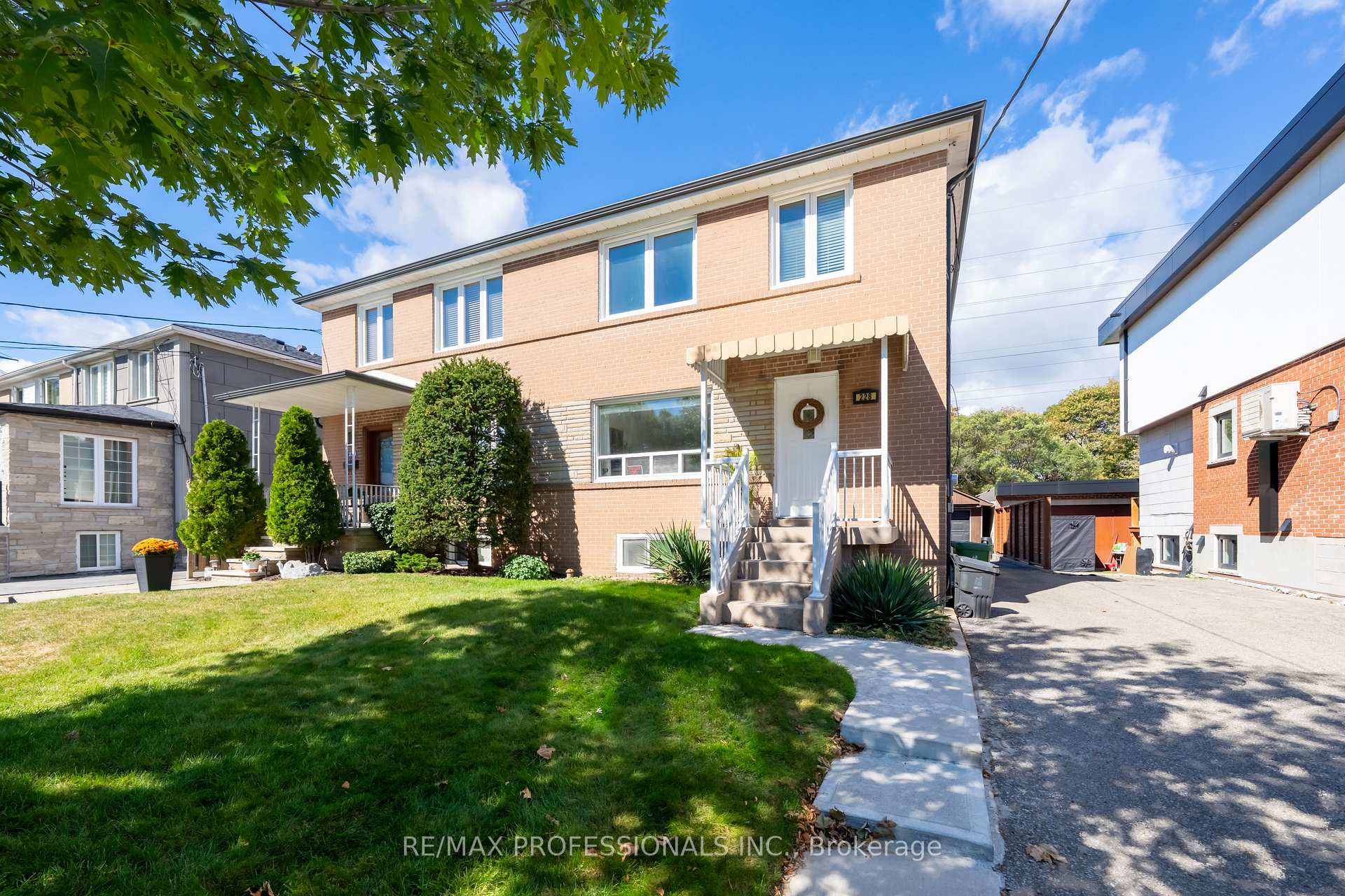 Photo 44 of 228 Eileen Avenue, Toronto, Rockcliffe-Smythe — HOMEH
