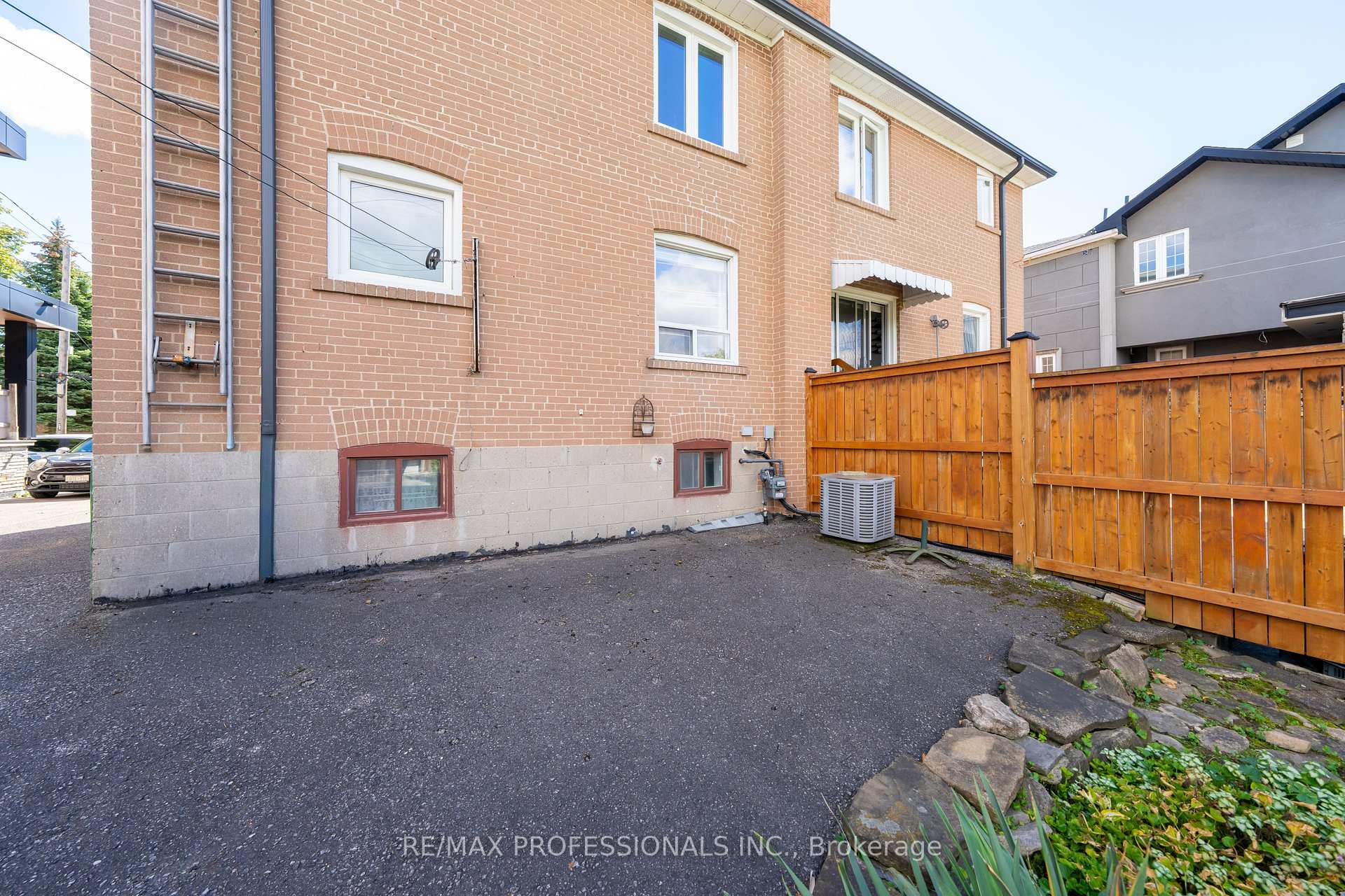 Photo 47 of 228 Eileen Avenue, Toronto, Rockcliffe-Smythe — HOMEH