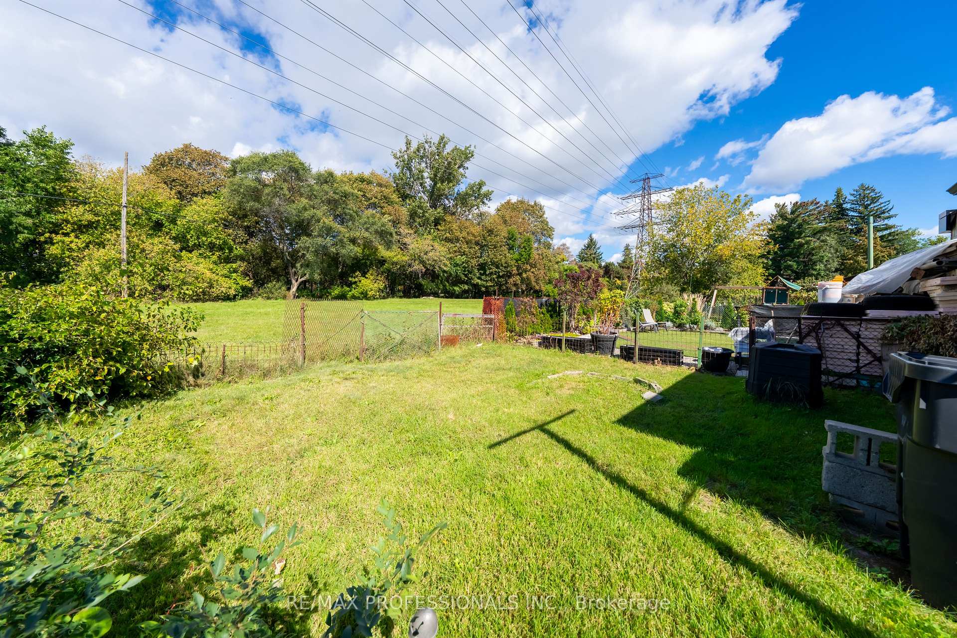Photo 39 of 228 Eileen Avenue, Toronto, Rockcliffe-Smythe — HOMEH