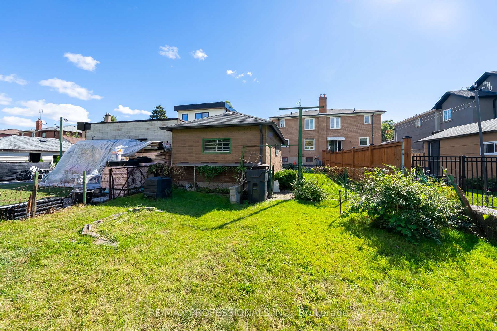 Photo 46 of 228 Eileen Avenue, Toronto, Rockcliffe-Smythe — HOMEH