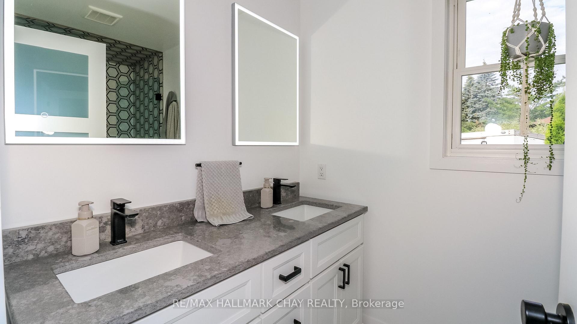 Photo 36 of 17 Bowman Avenue, Barrie, Codrington — HOMEH