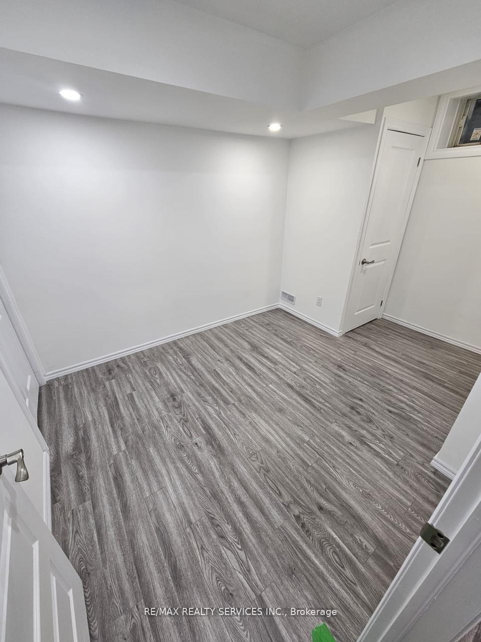 Photo 18 of Unit 15, 9033 Derry Road, Milton, Clarke — HOMEH