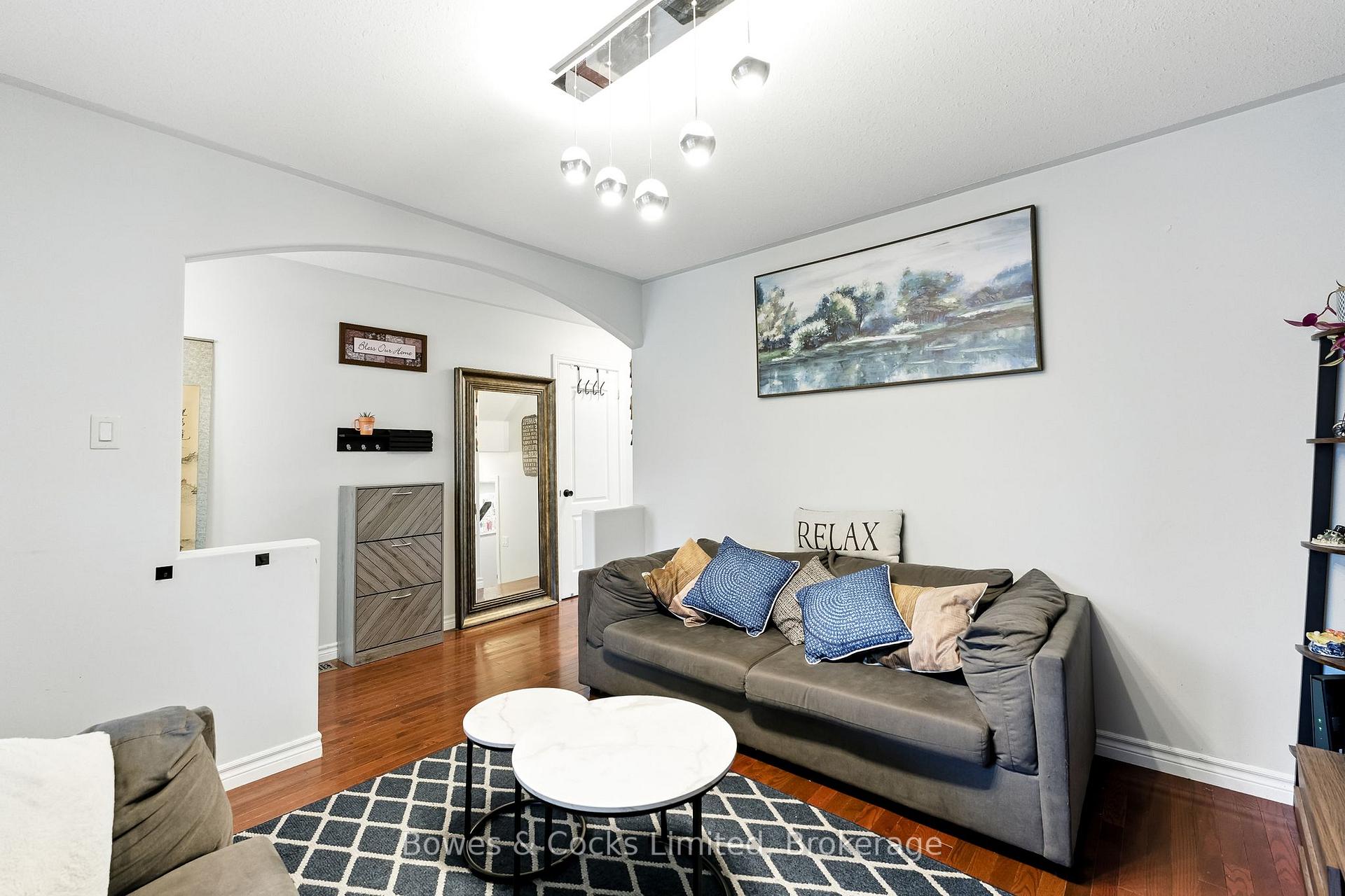 Photo 7 of 210 Farrier Crescent, Peterborough, Northcrest Ward 5 — HOMEH