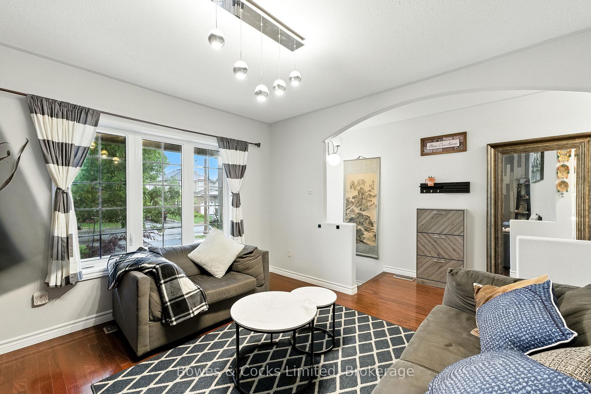 Photo 8 of 210 Farrier Crescent, Peterborough, Northcrest Ward 5 — HOMEH