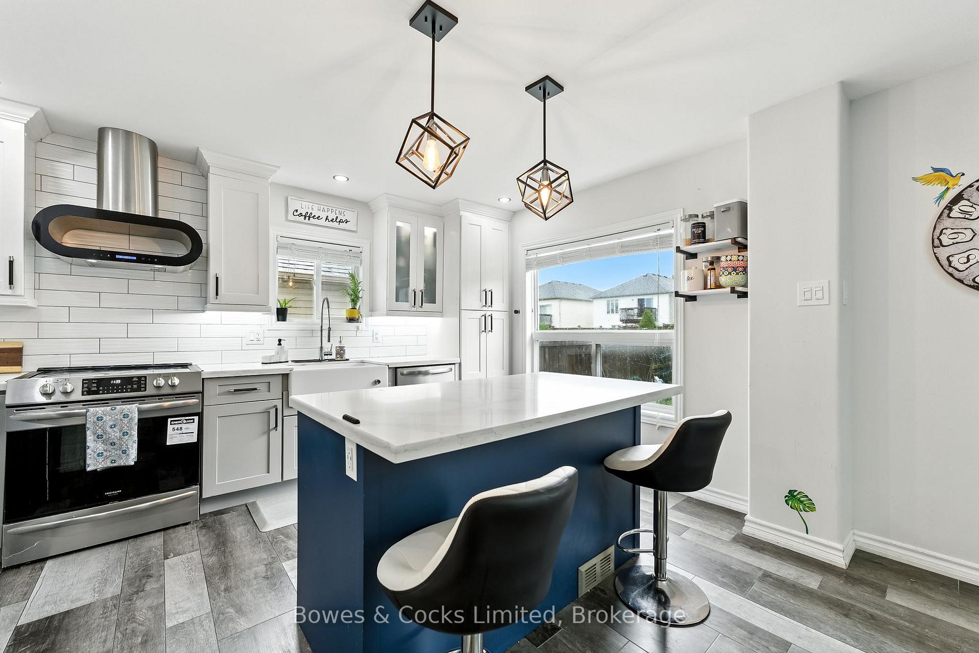 Photo 13 of 210 Farrier Crescent, Peterborough, Northcrest Ward 5 — HOMEH